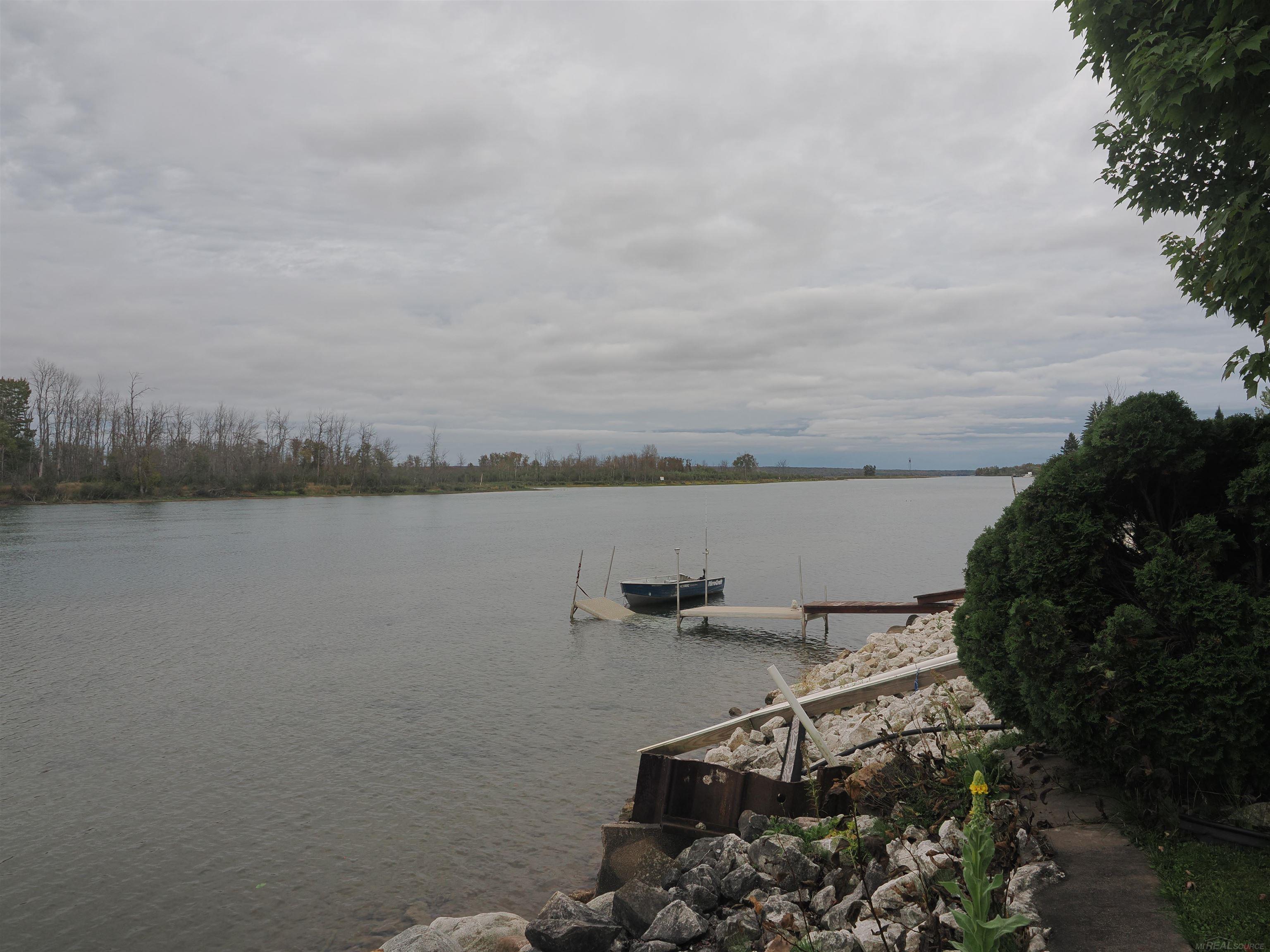 2039 S Riverside Drive Property Photo 34