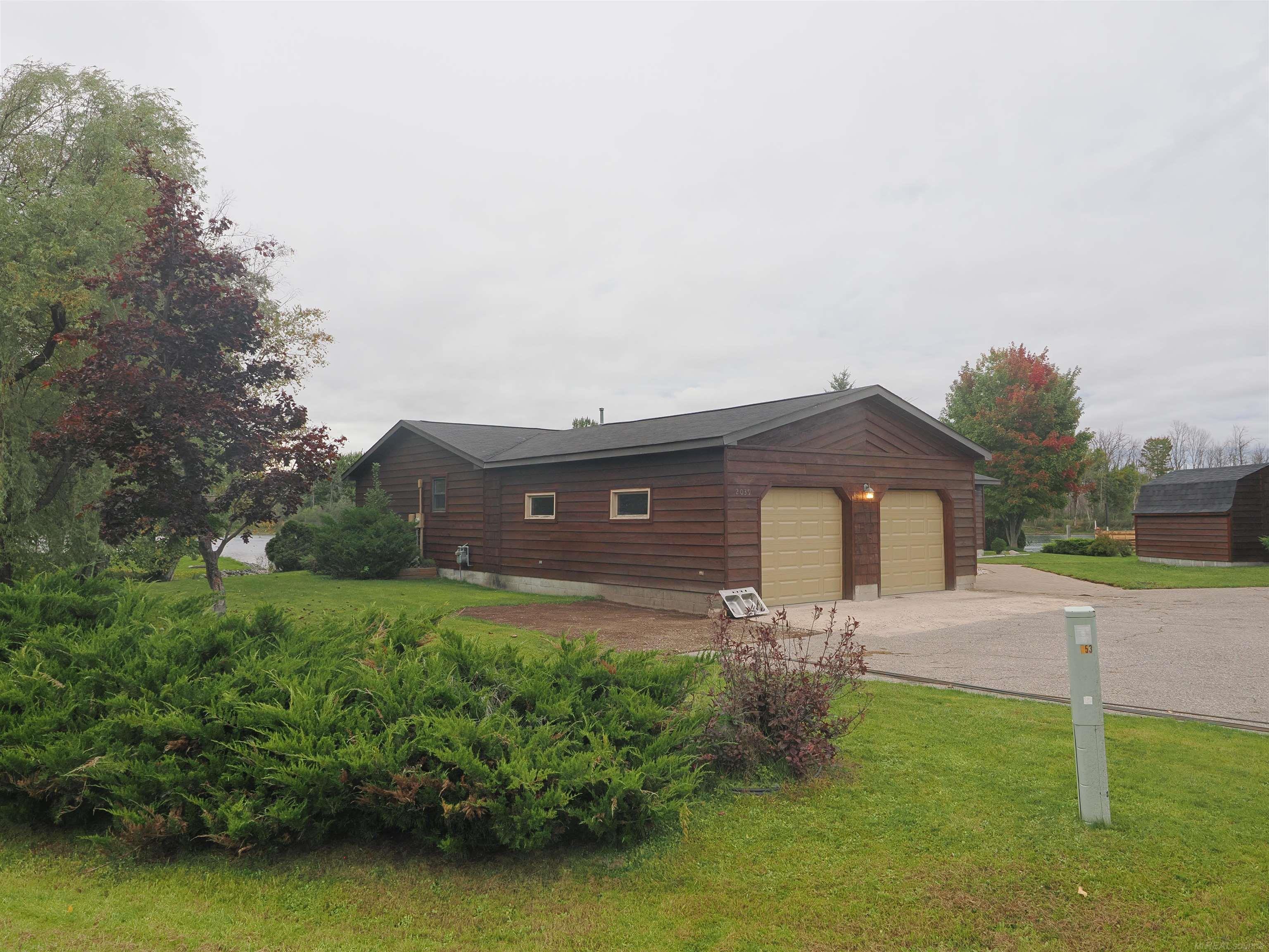 2039 S Riverside Drive Property Photo 40