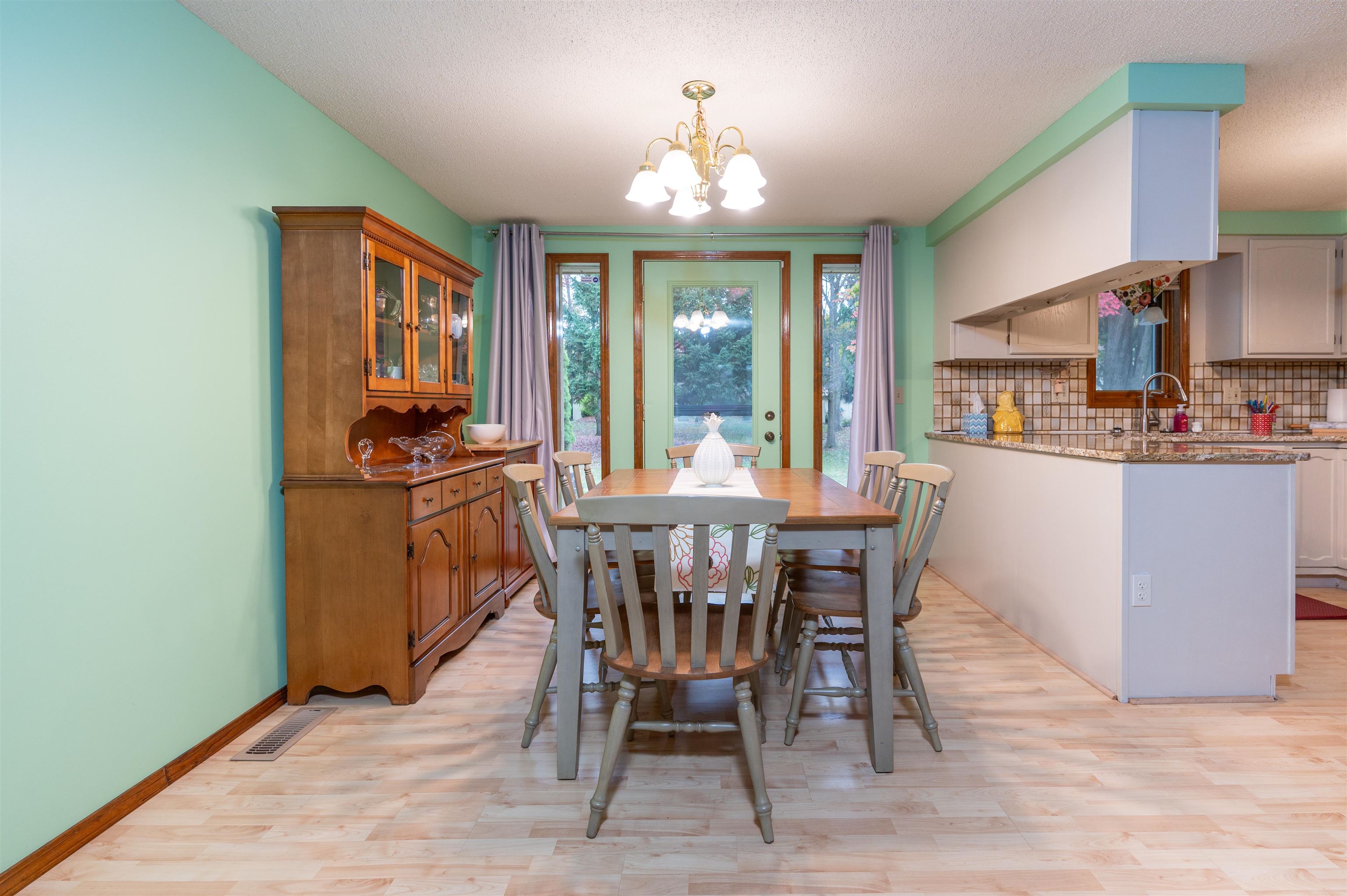 5010 Universal Drive Property Photo 12