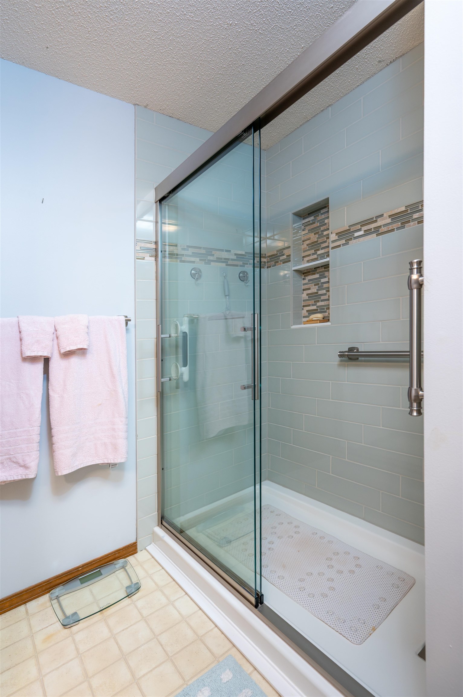 5010 Universal Drive Property Photo 26