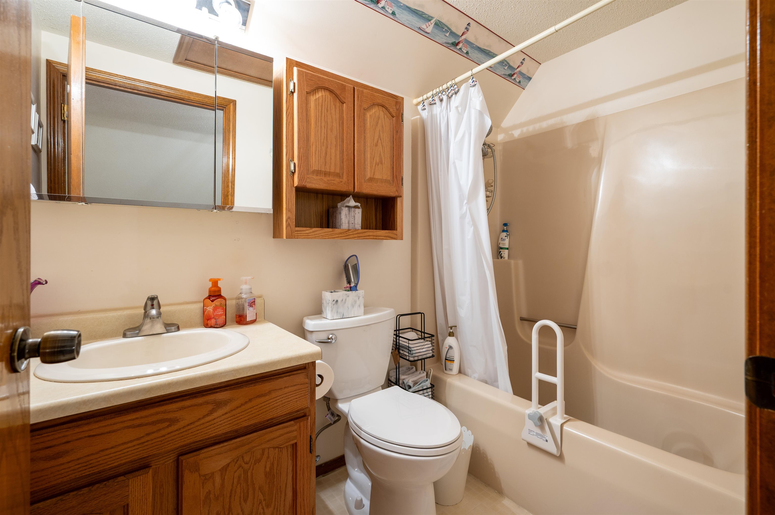 5010 Universal Drive Property Photo 34