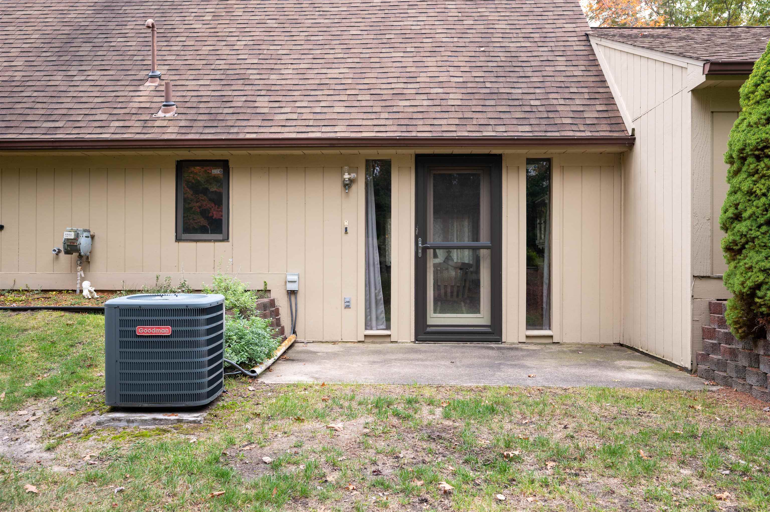 5010 Universal Drive Property Photo 40