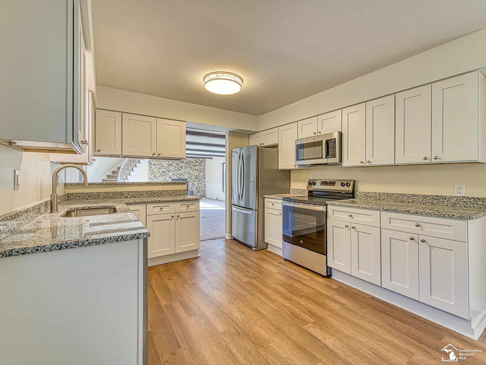 10711 Douglas Road Property Photo 8