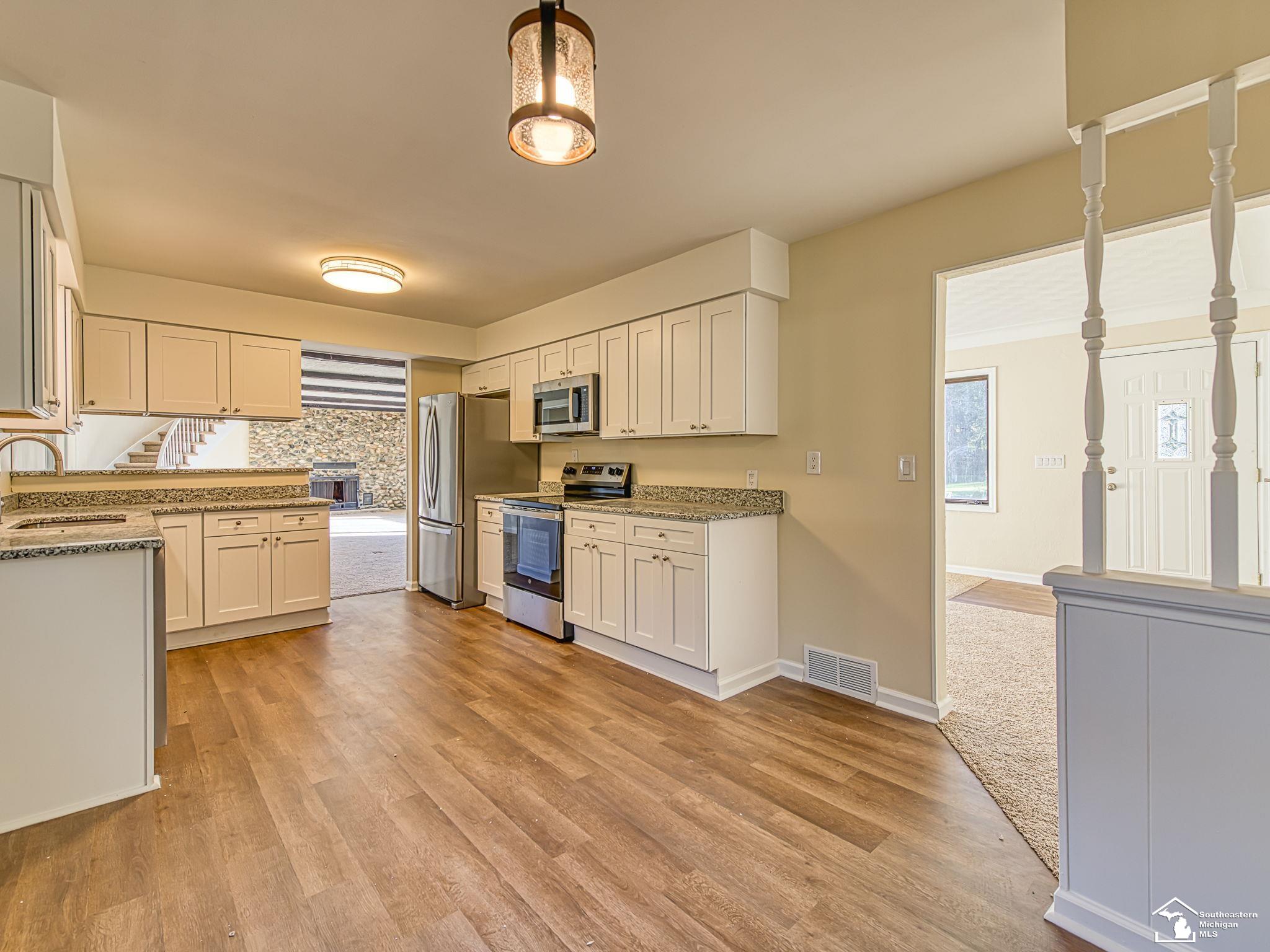 10711 Douglas Road Property Photo 10