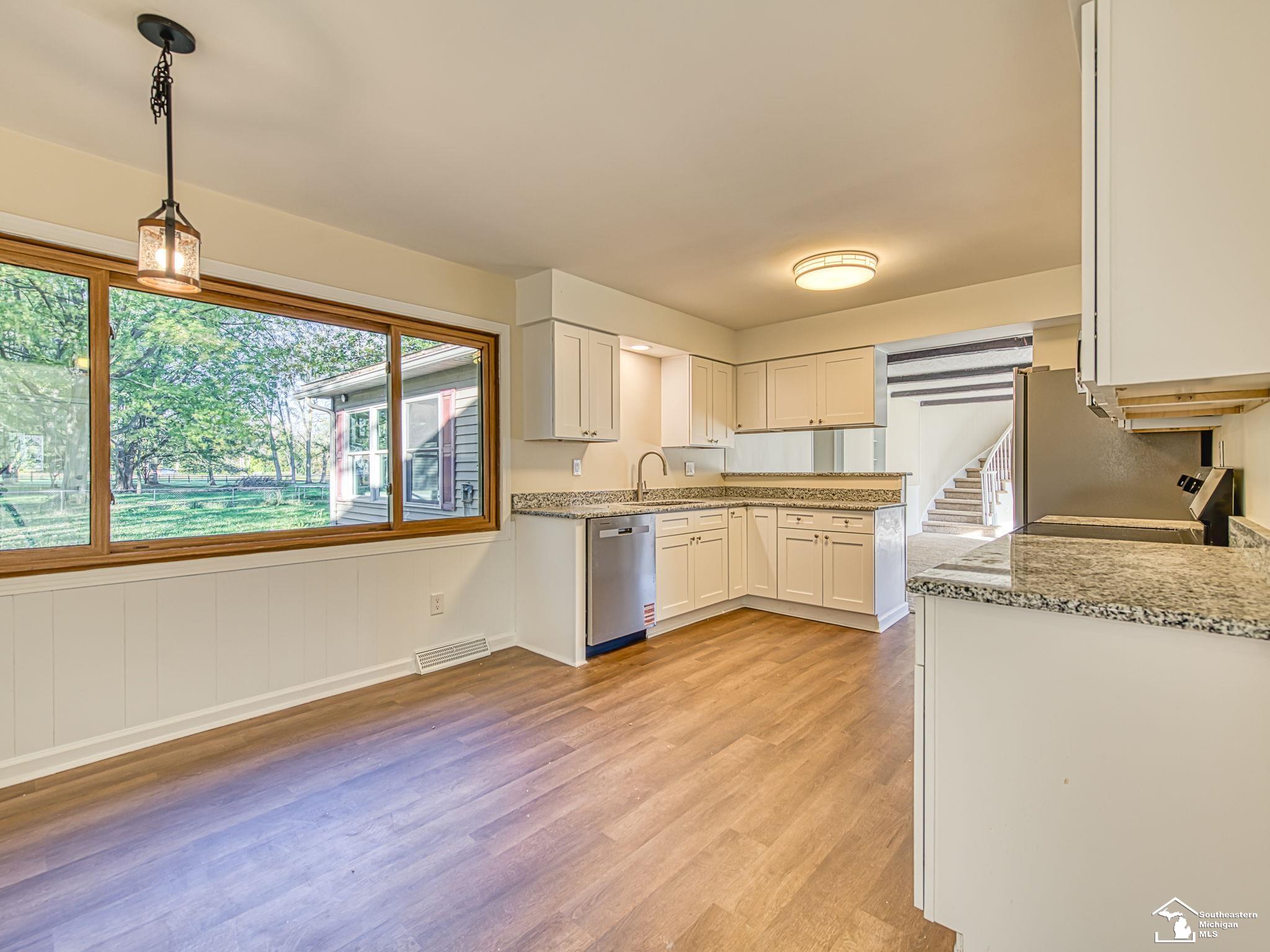 10711 Douglas Road Property Photo 11