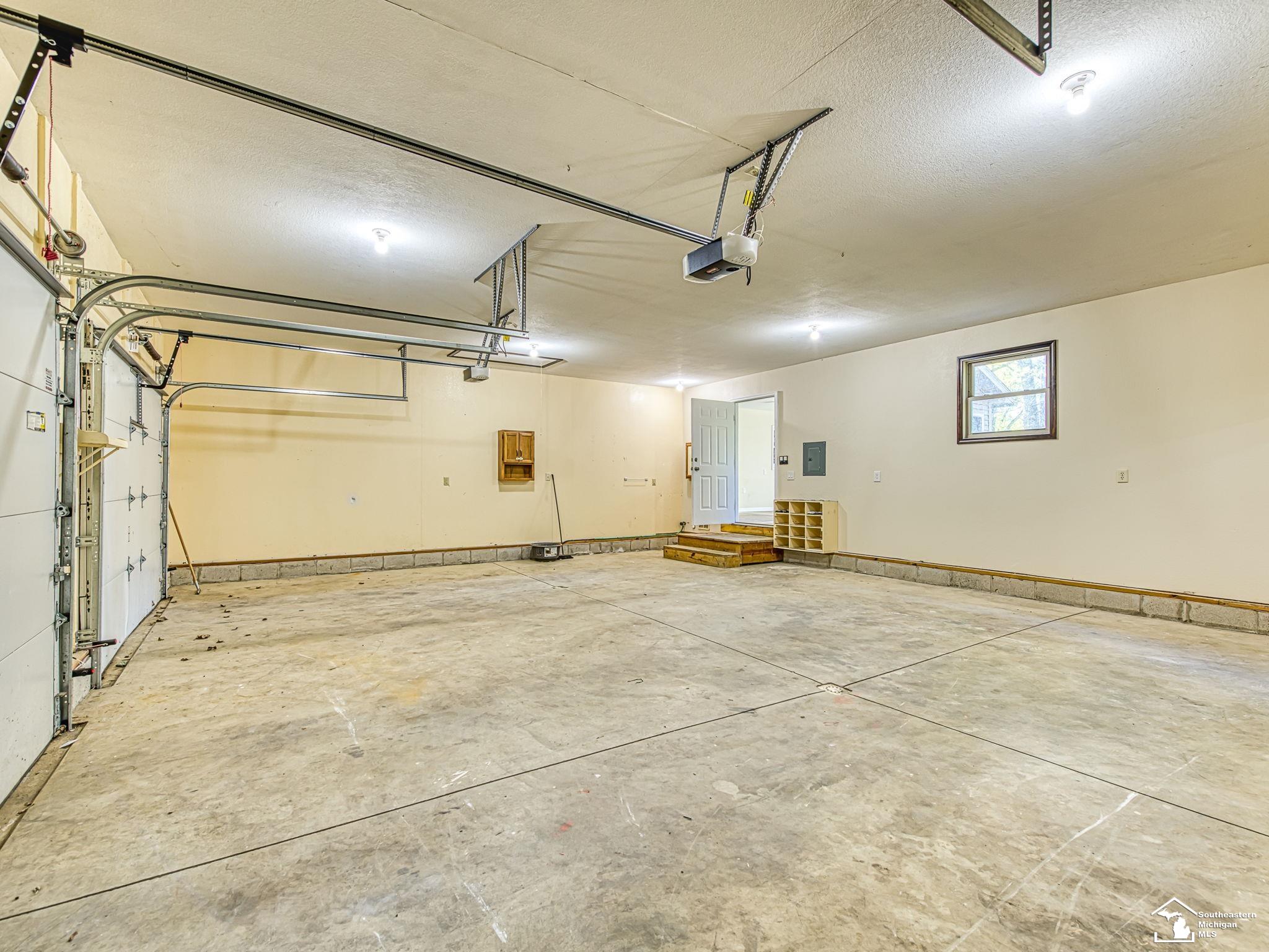 10711 Douglas Road Property Photo 32