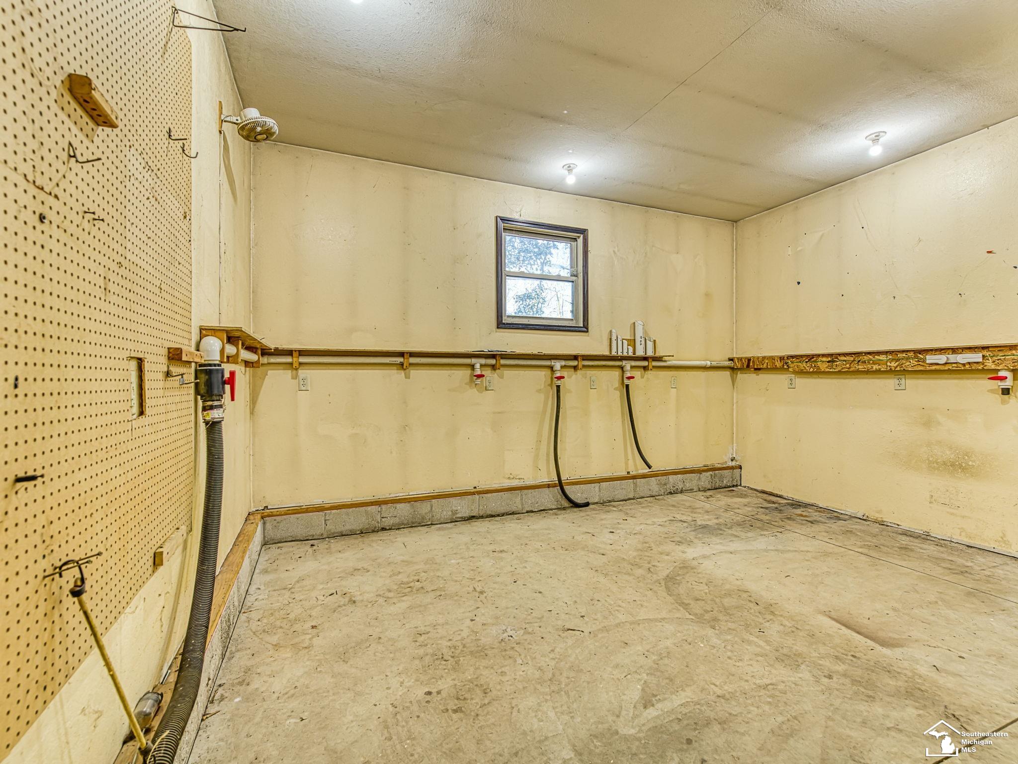 10711 Douglas Road Property Photo 33