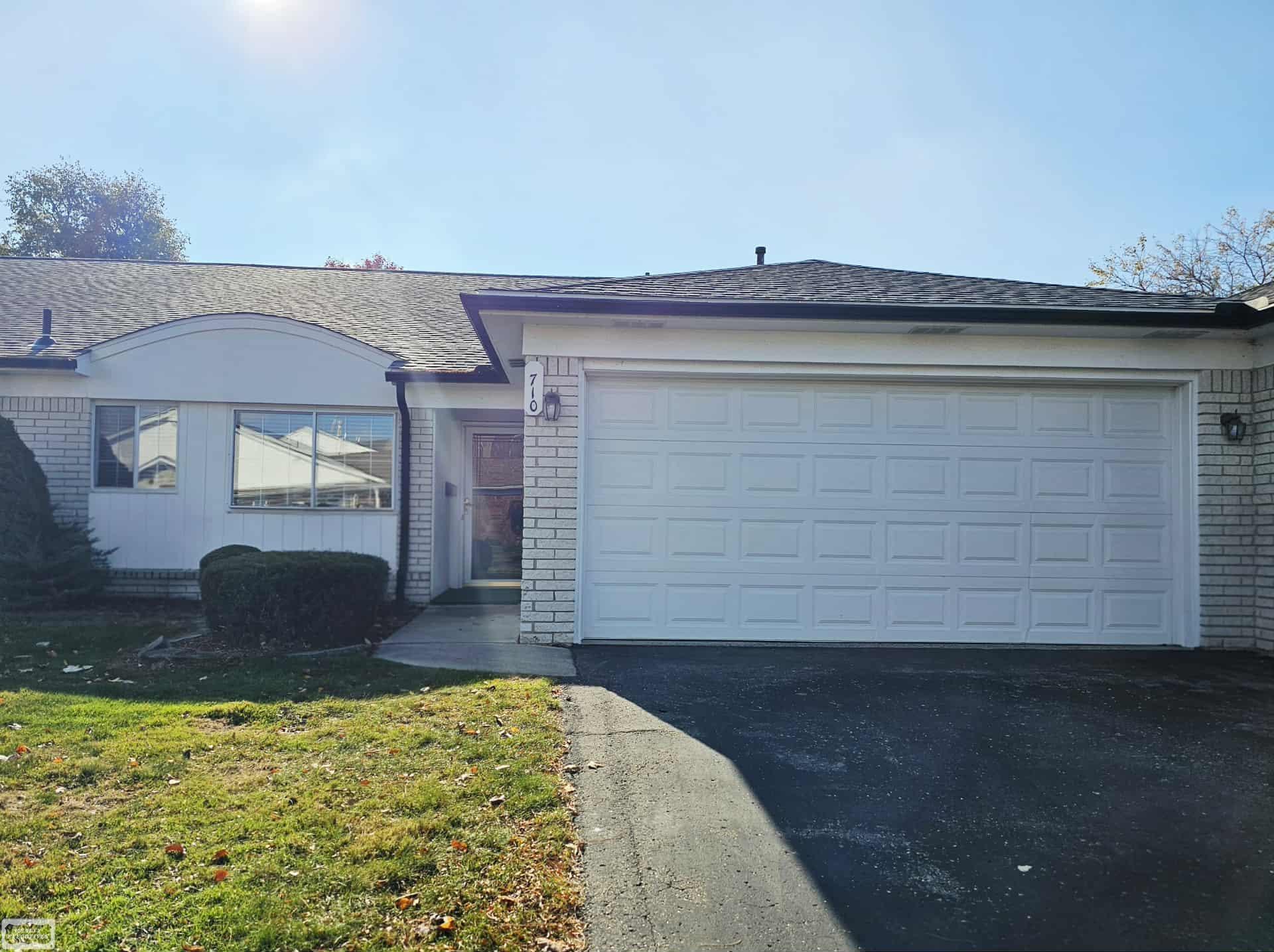 710 Country Club Drive Property Photo 1