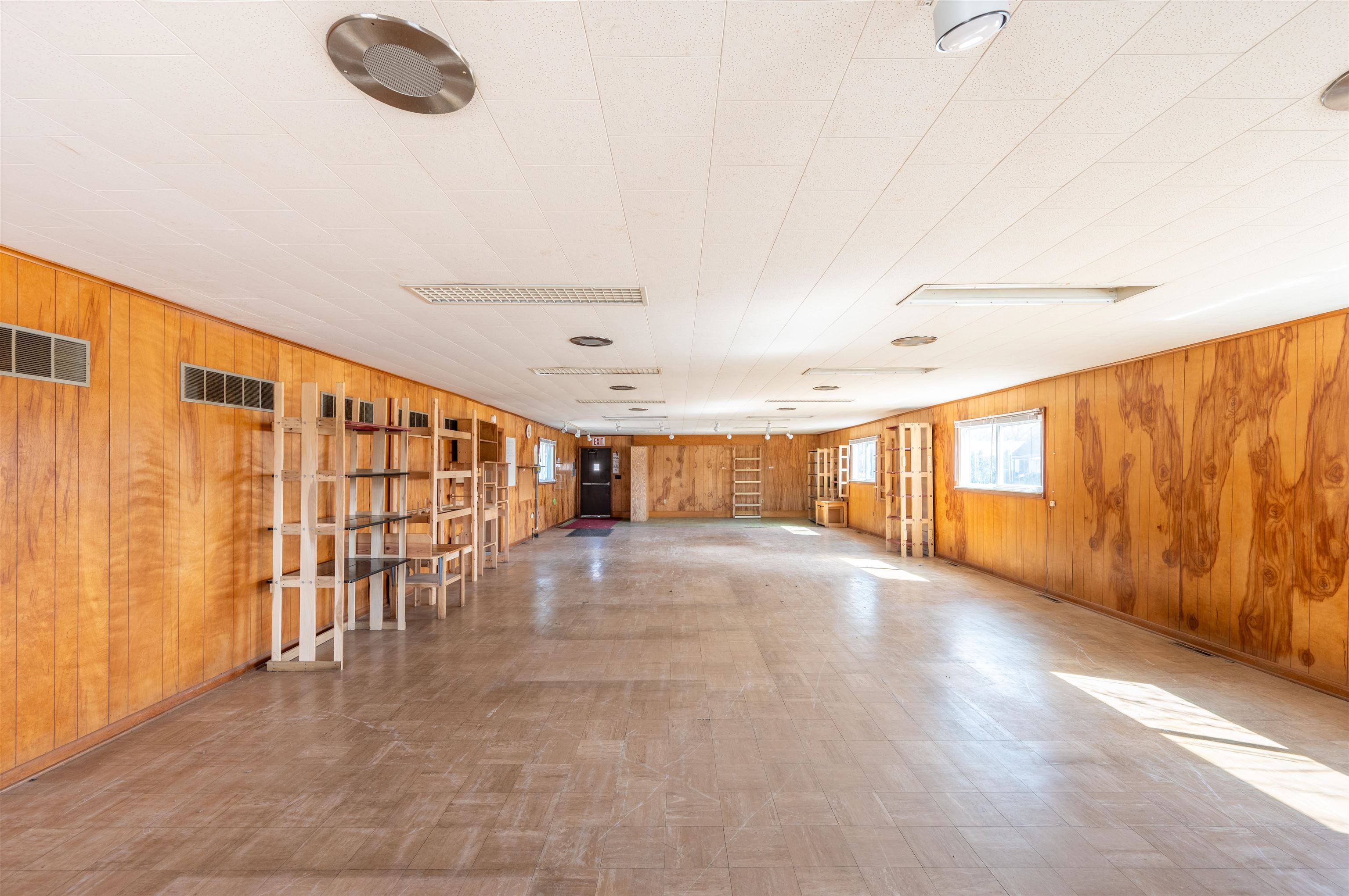 1113 E Carpenter Roads Property Photo 2