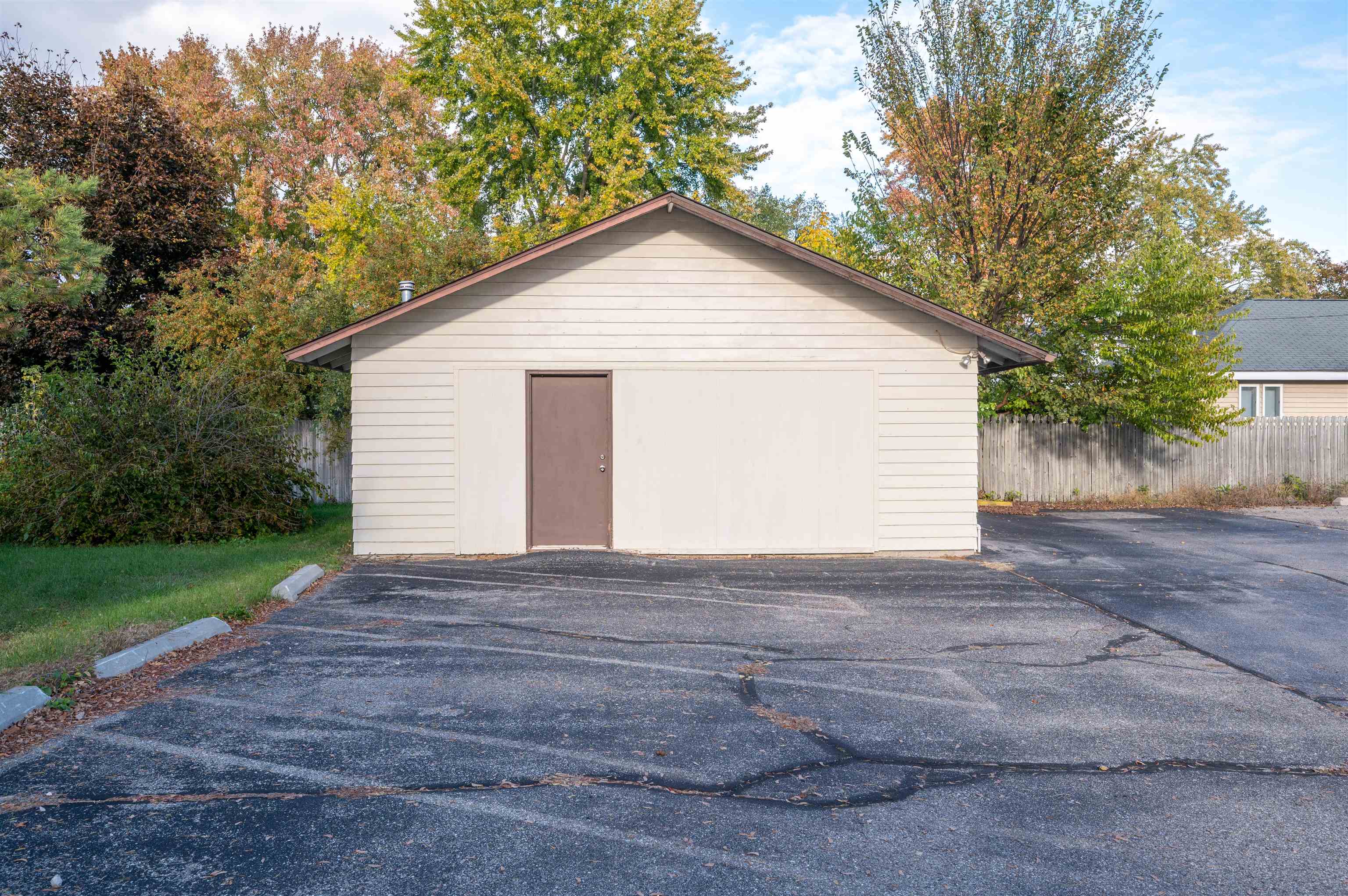 1113 E Carpenter Roads Property Photo 41