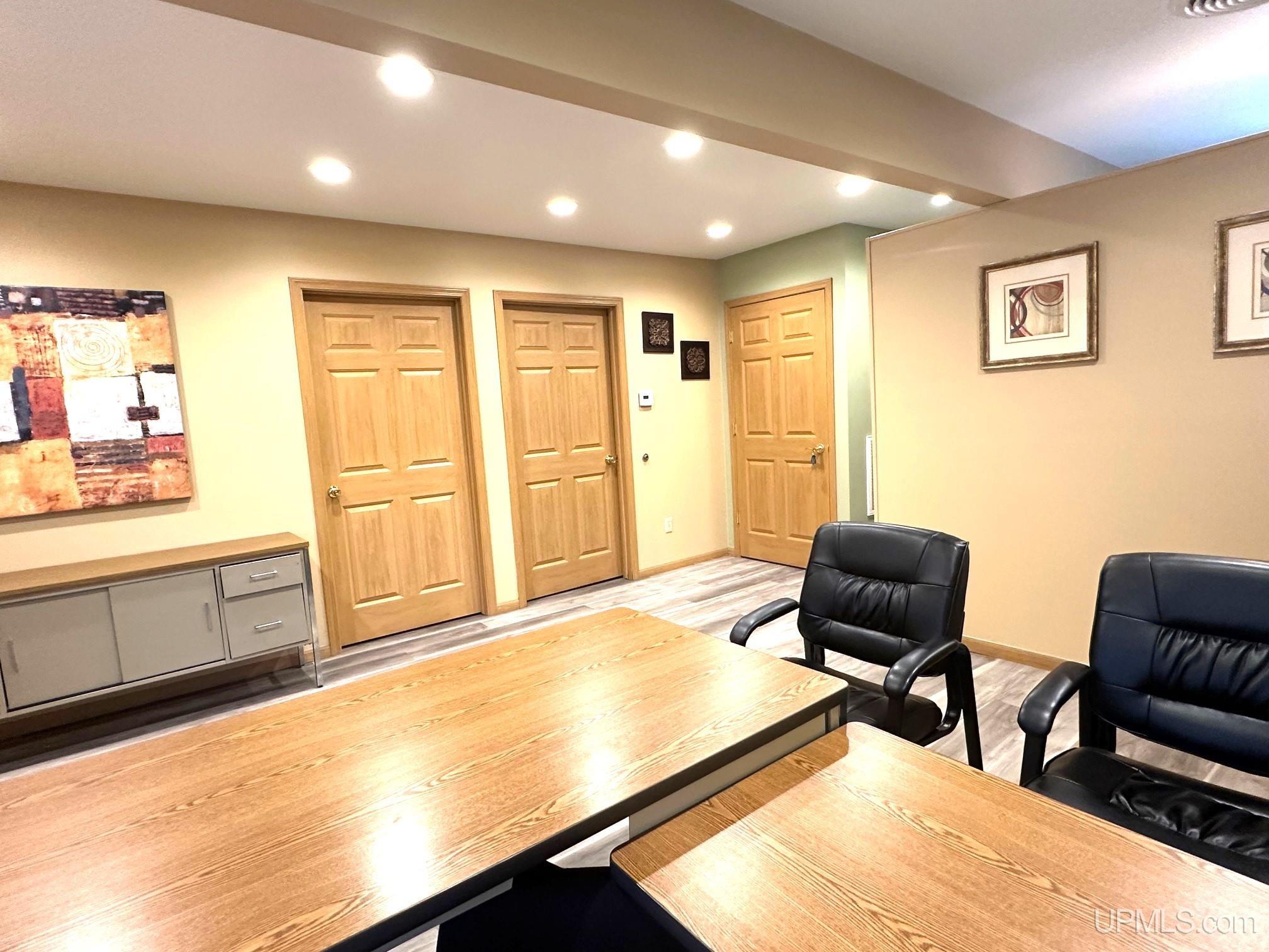 1460 Marinette Avenue Property Photo 6