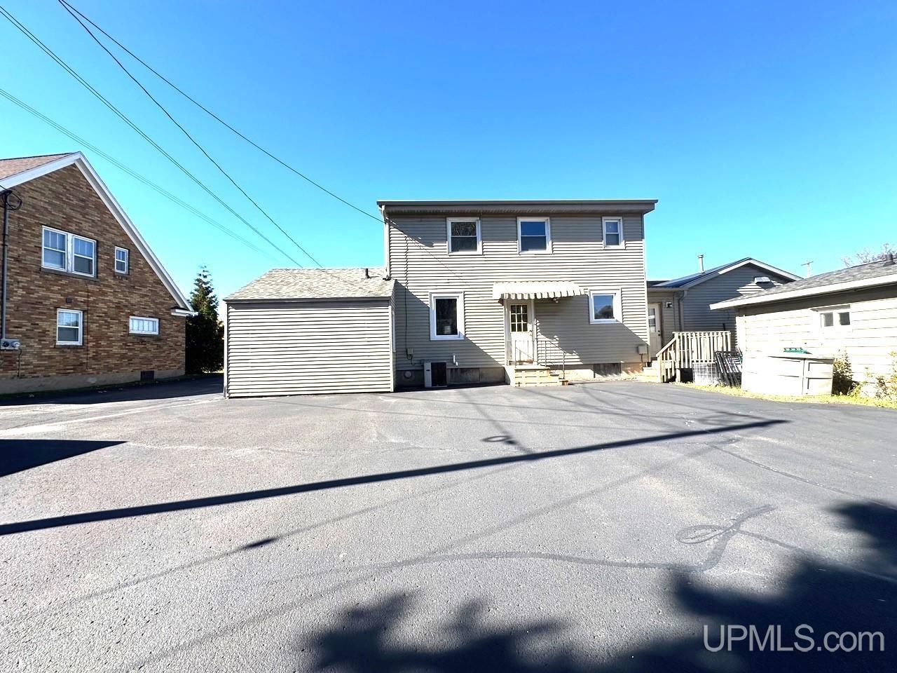 1460 Marinette Avenue Property Photo 20