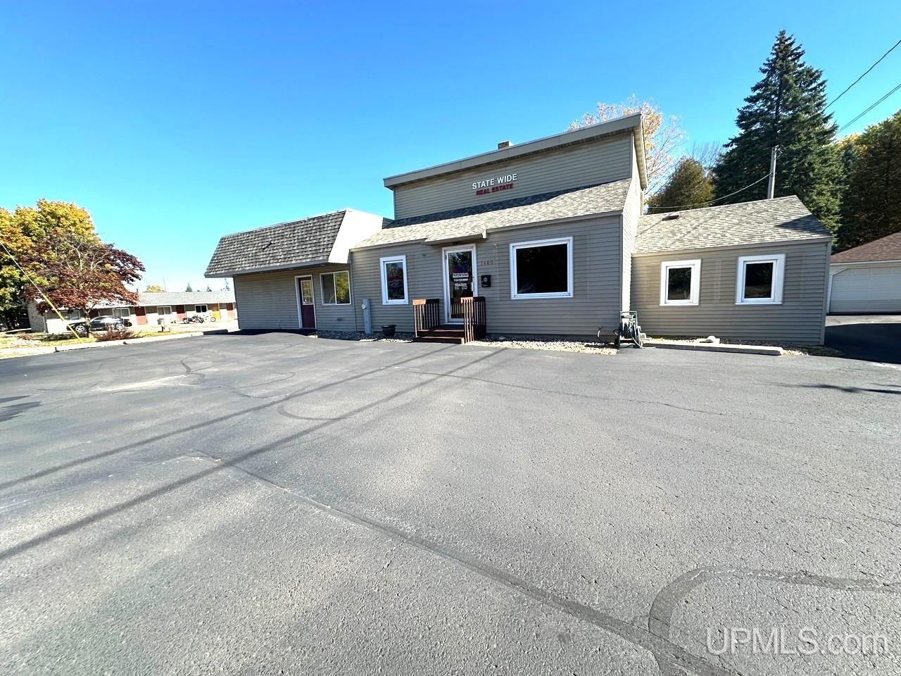 1460 Marinette Avenue Property Photo 21