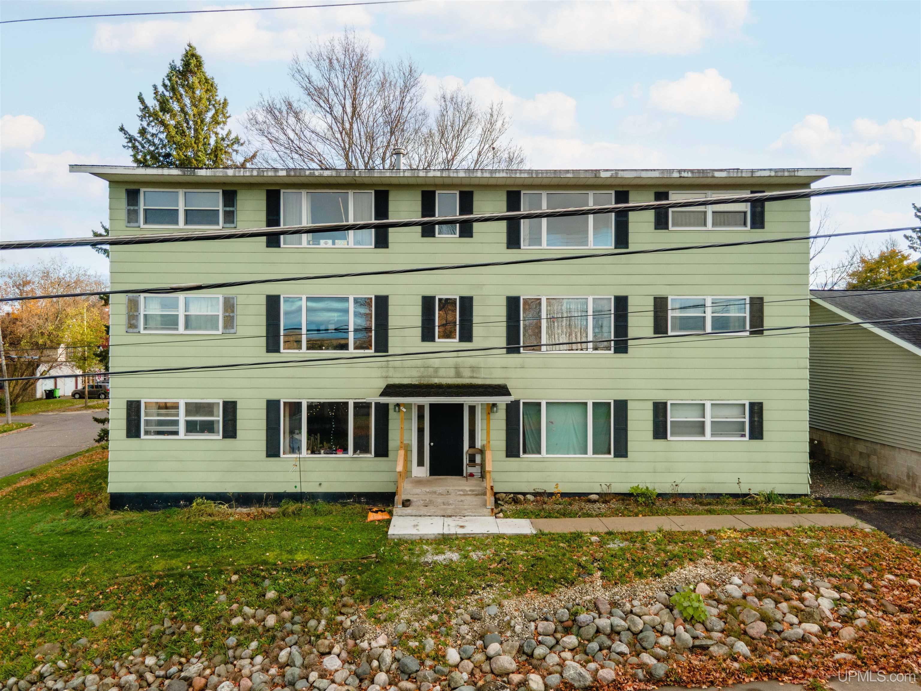 401 Marquette Avenue Property Photo 1