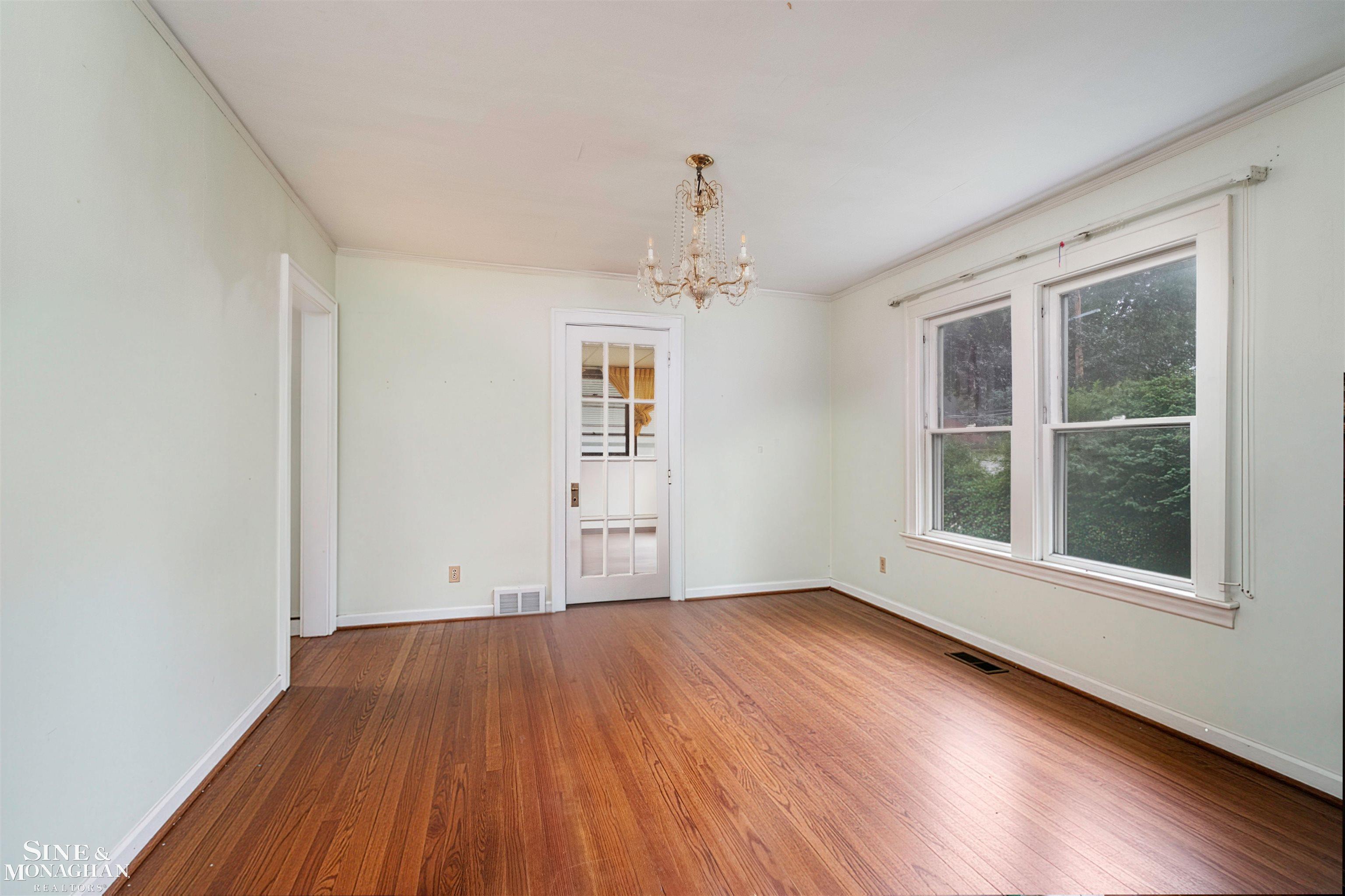 775 Notre Dame Street Property Photo 4