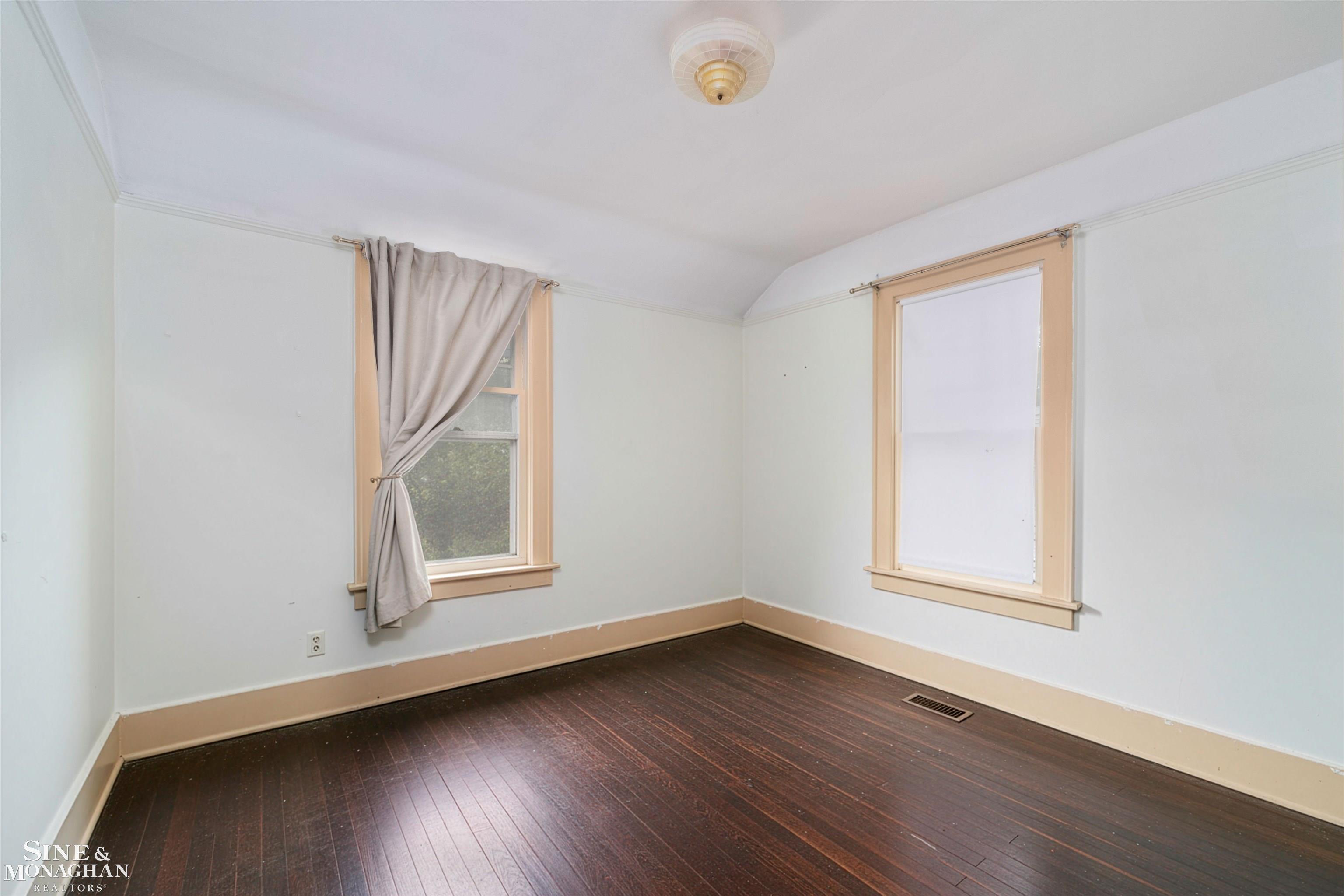 775 Notre Dame Street Property Photo 5
