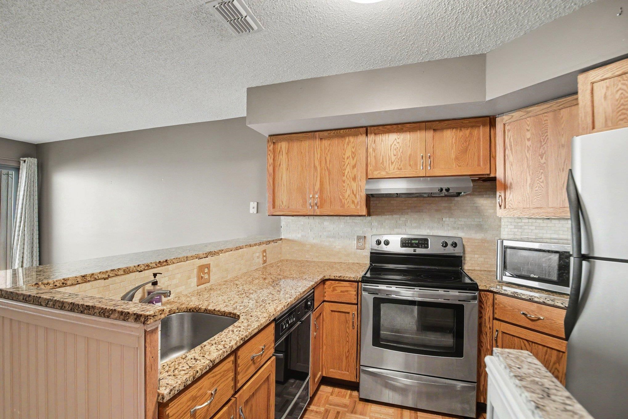 331 Lakeview Drive Property Photo 16