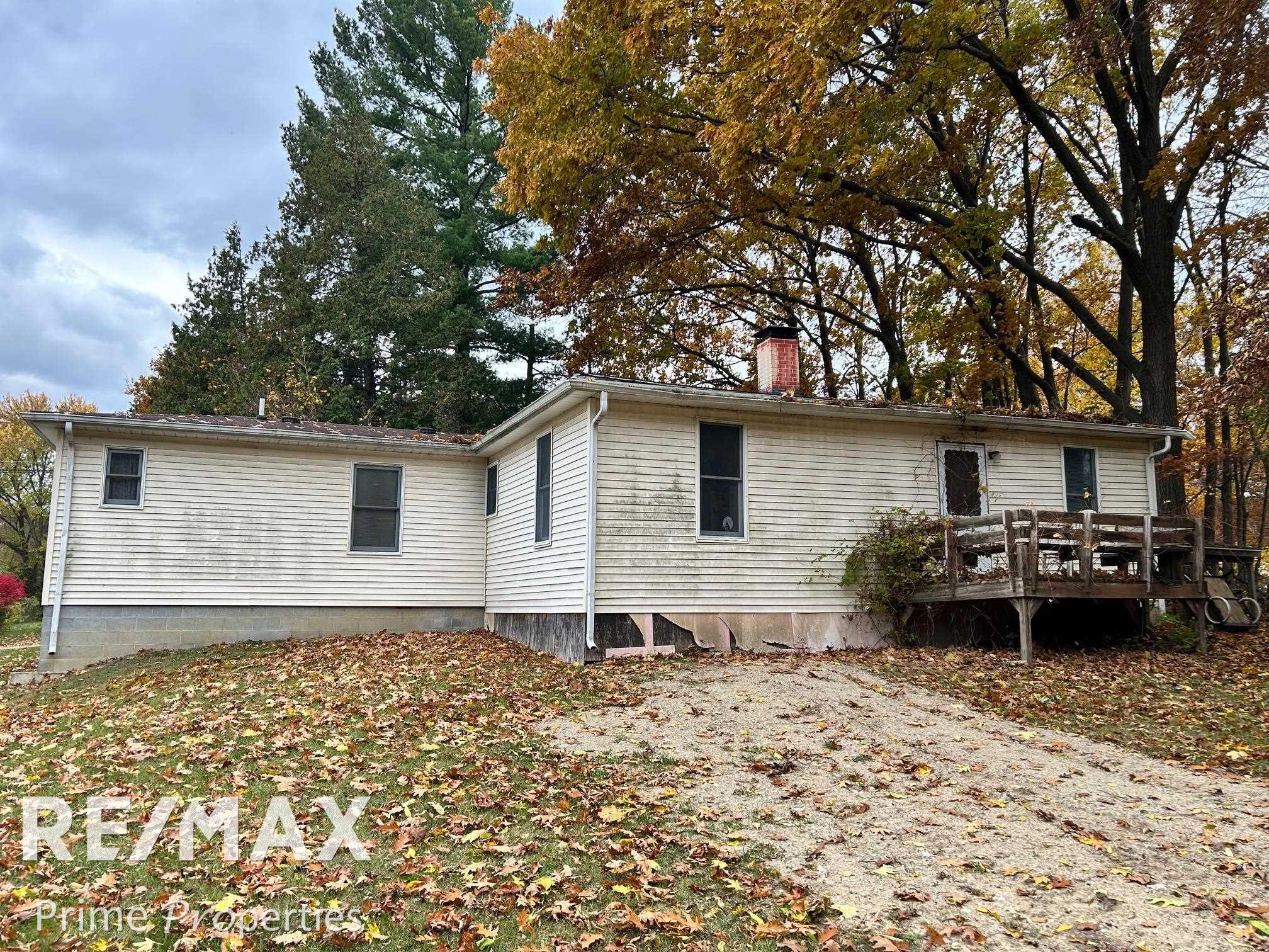 7152 Russell Street Property Photo 6