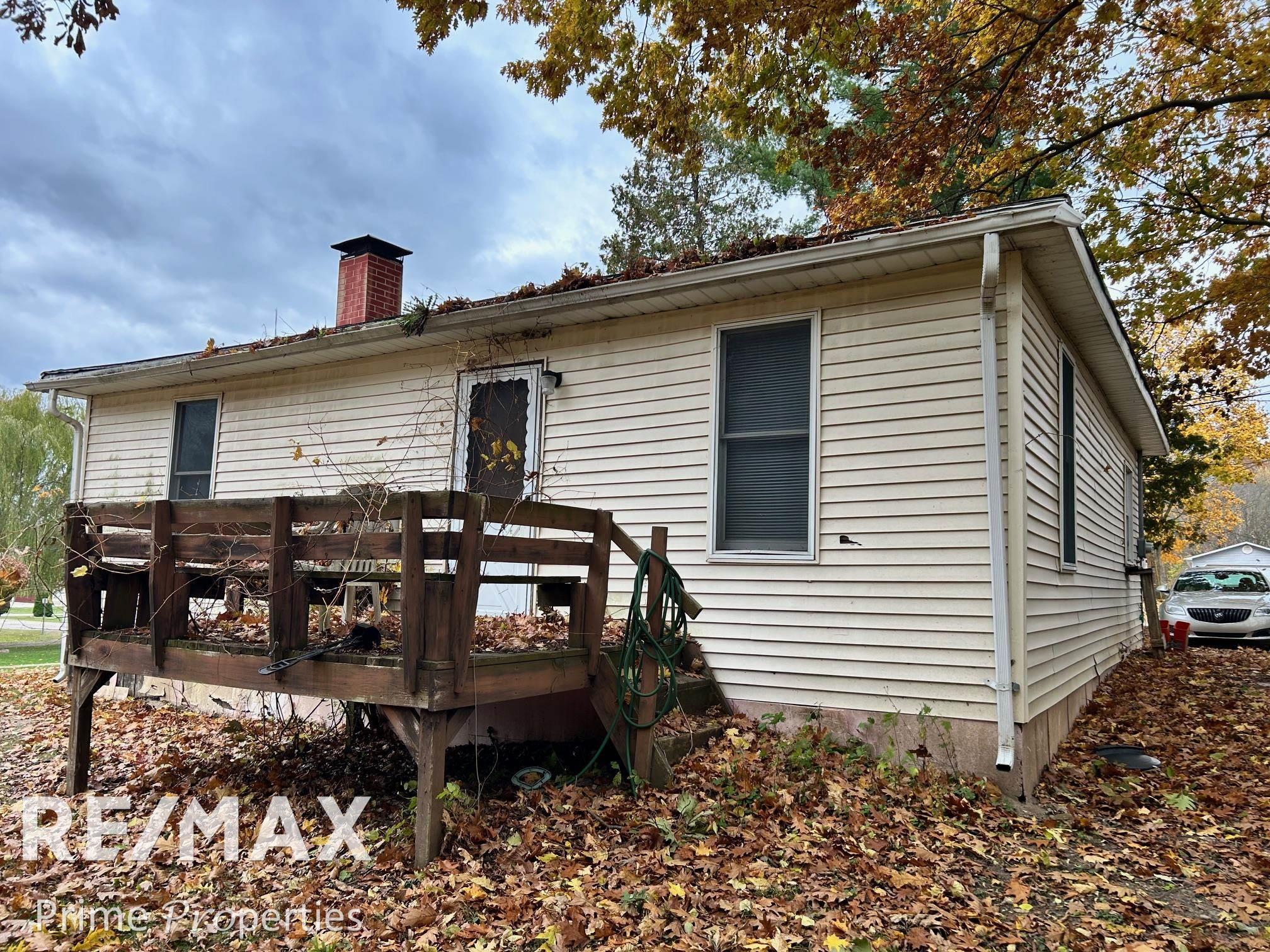7152 Russell Street Property Photo 10