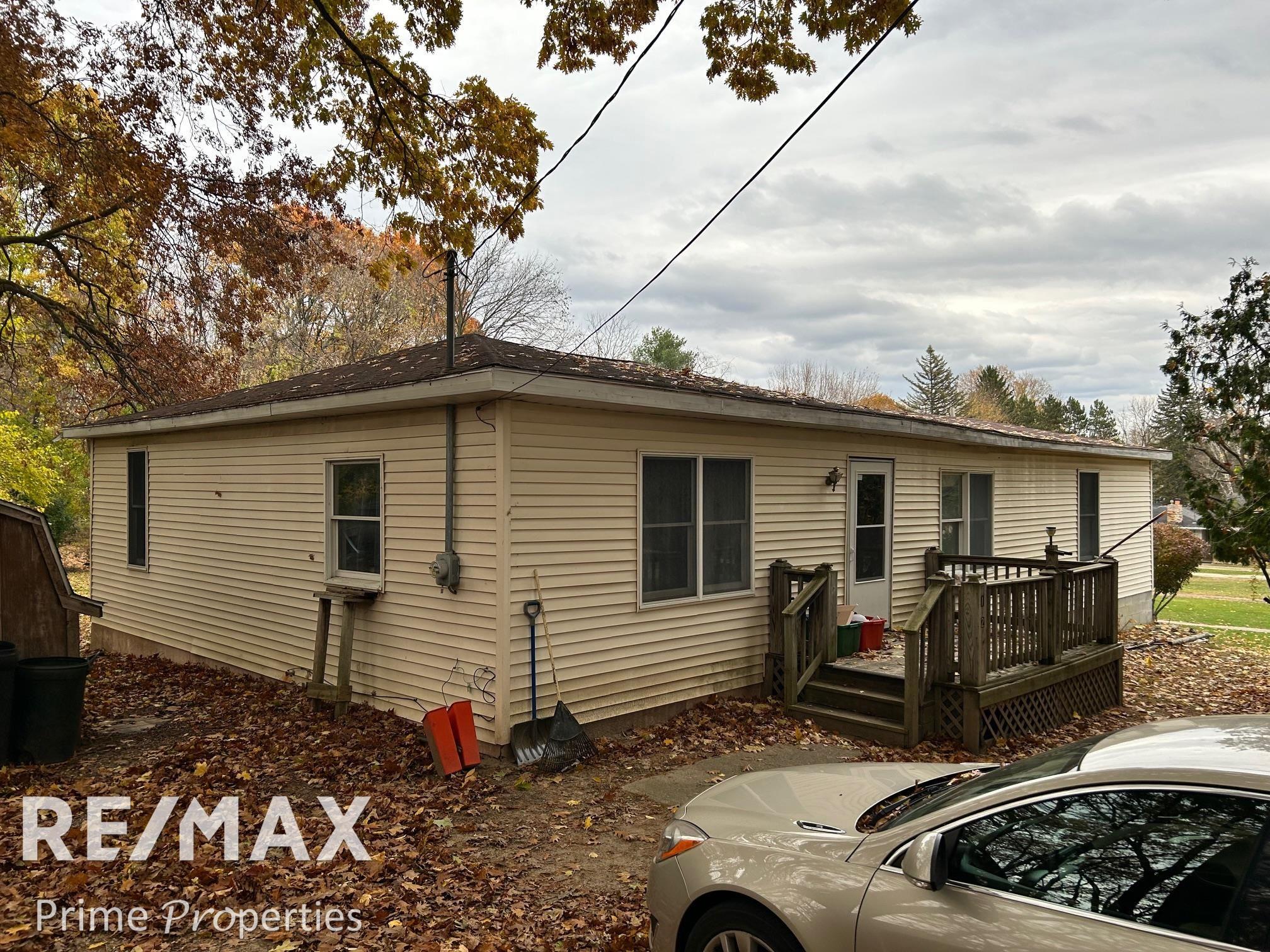 7152 Russell Street Property Photo 12