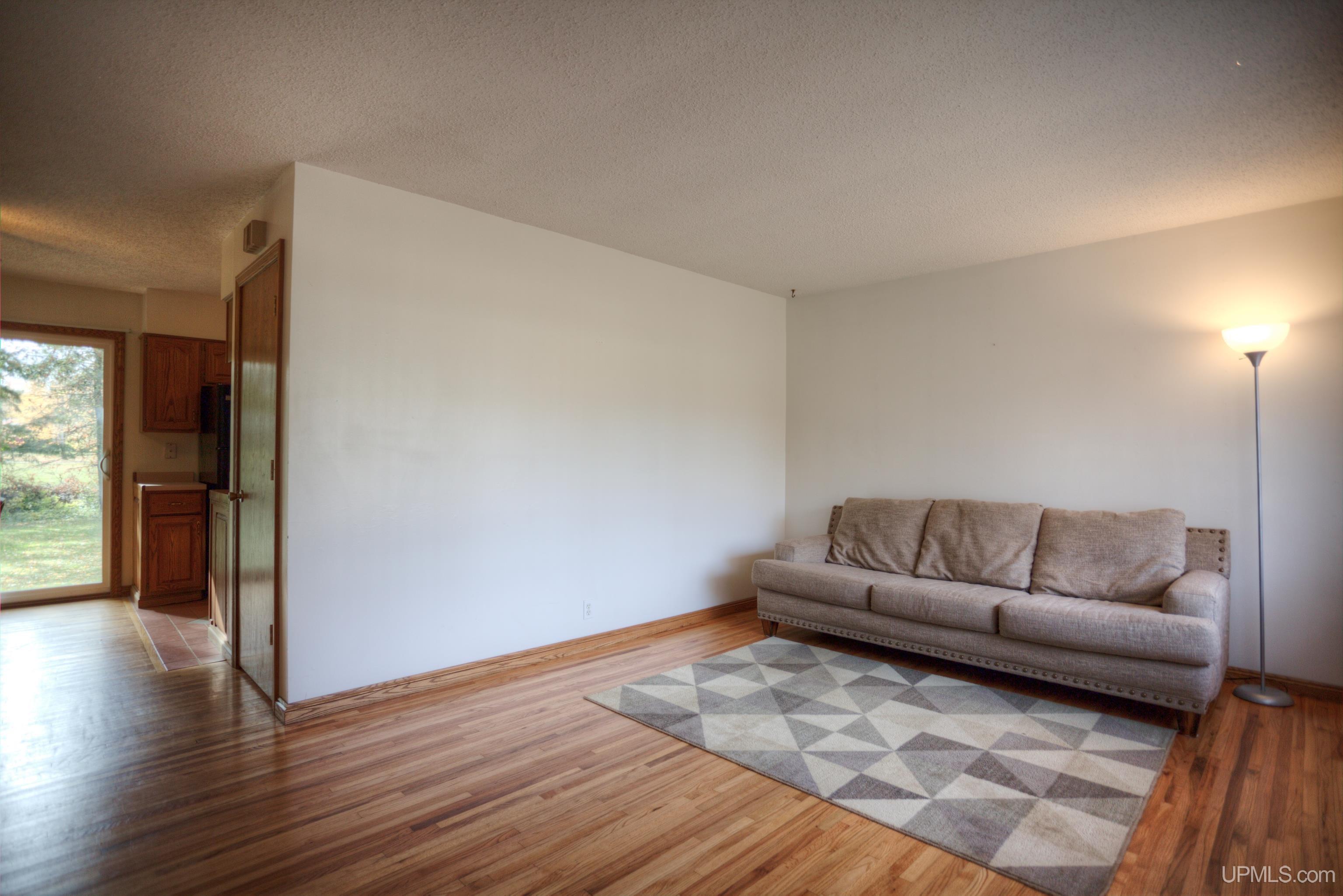 817 Margaret Street Property Photo 5