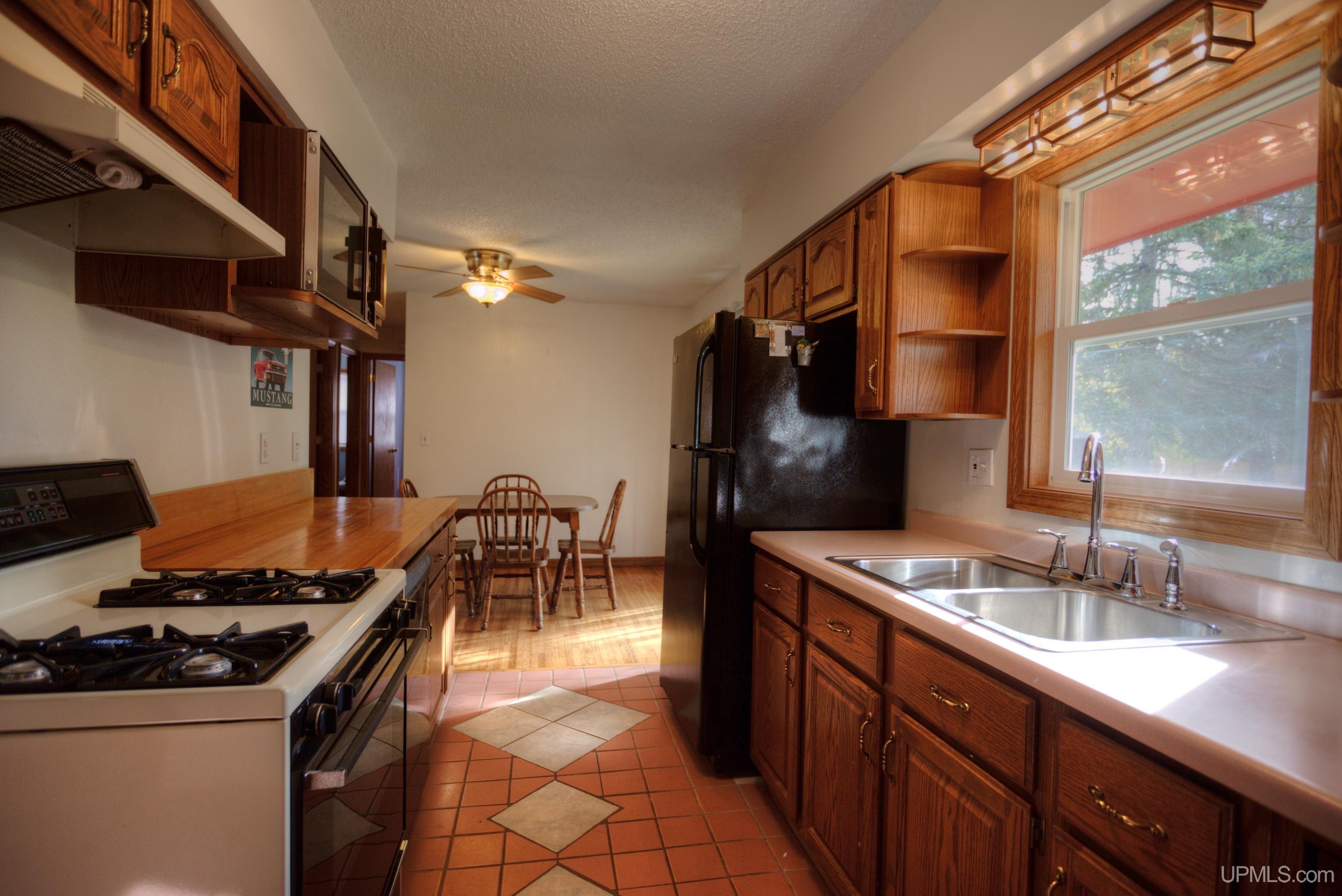 817 Margaret Street Property Photo 13