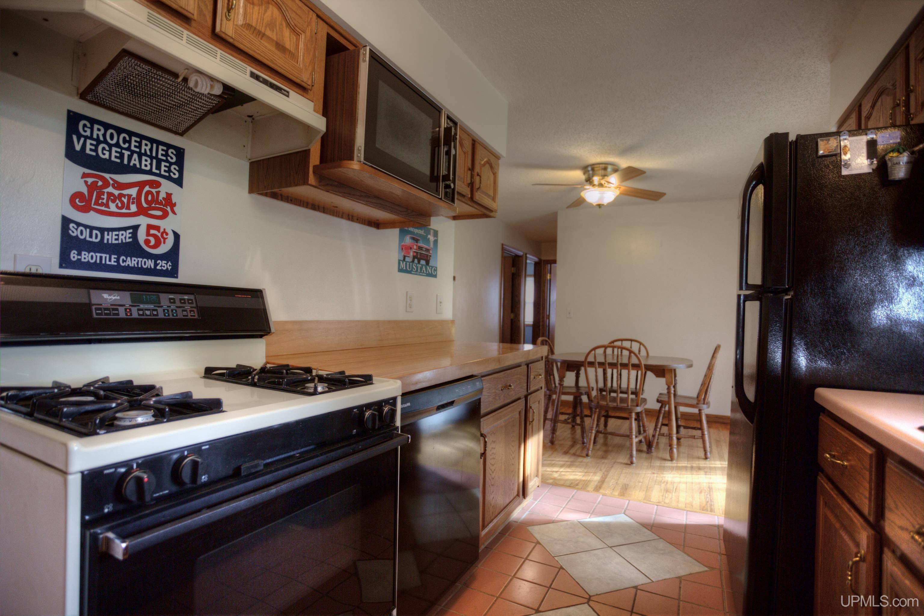 817 Margaret Street Property Photo 15