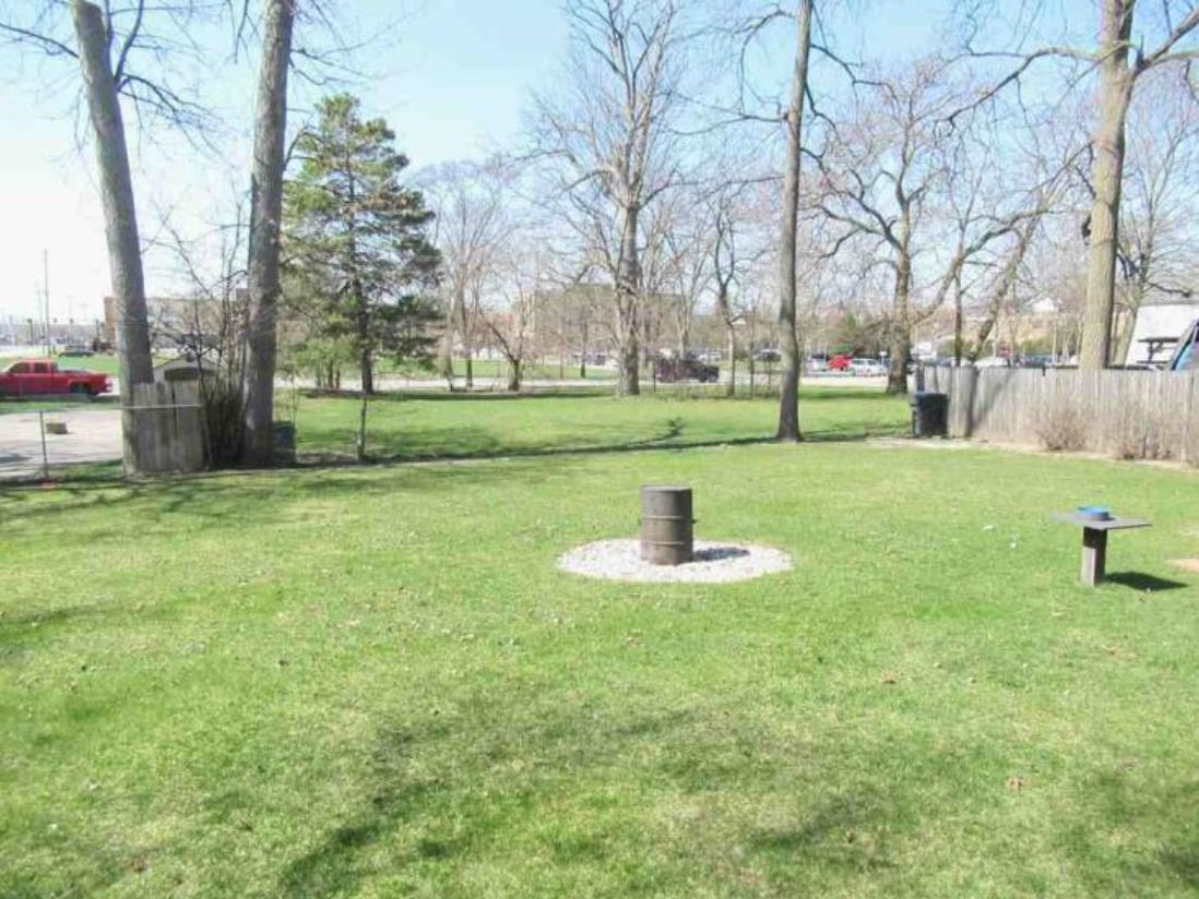 508 E Grove Street Property Photo 3