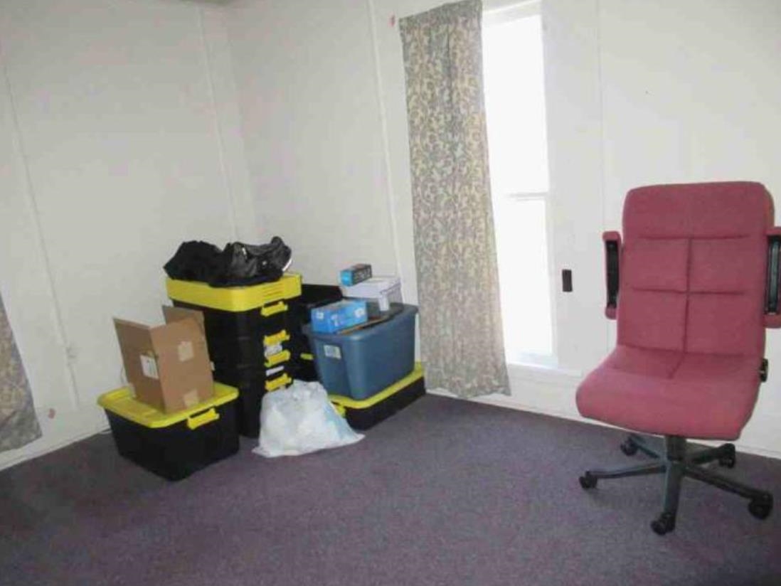 508 E Grove Street Property Photo 7