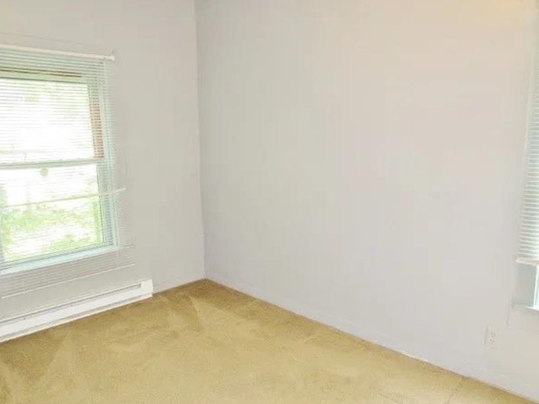 508 E Grove Street Property Photo 13