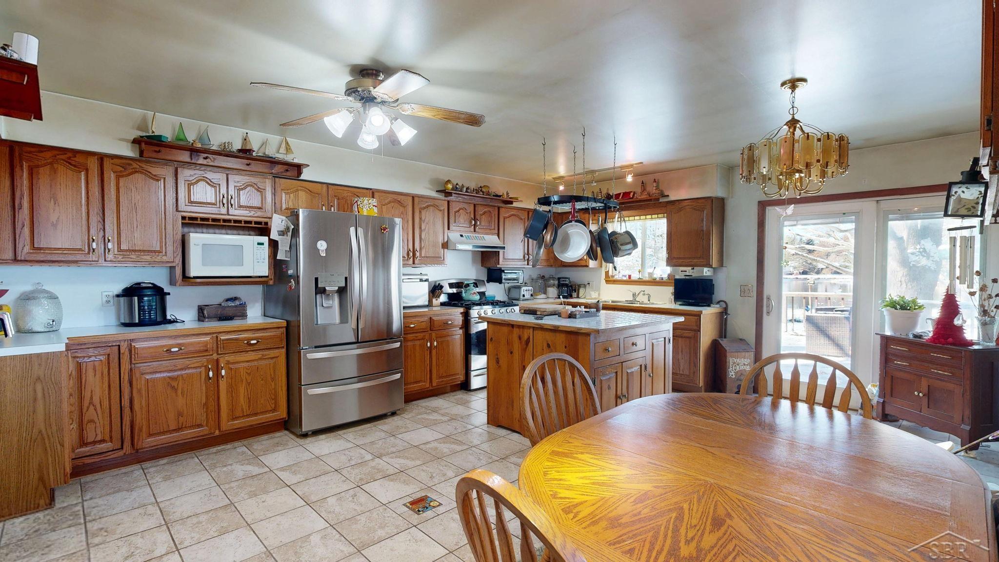 2427 Courtney Drive Property Photo 8