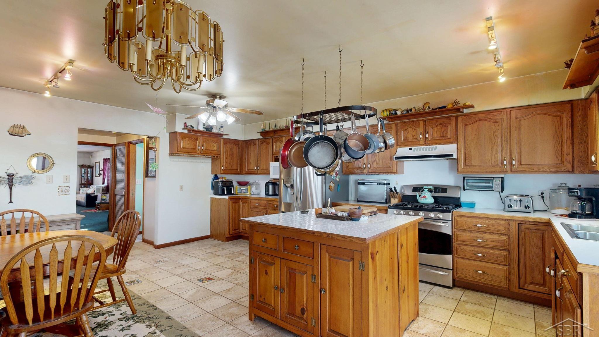 2427 Courtney Drive Property Photo 9