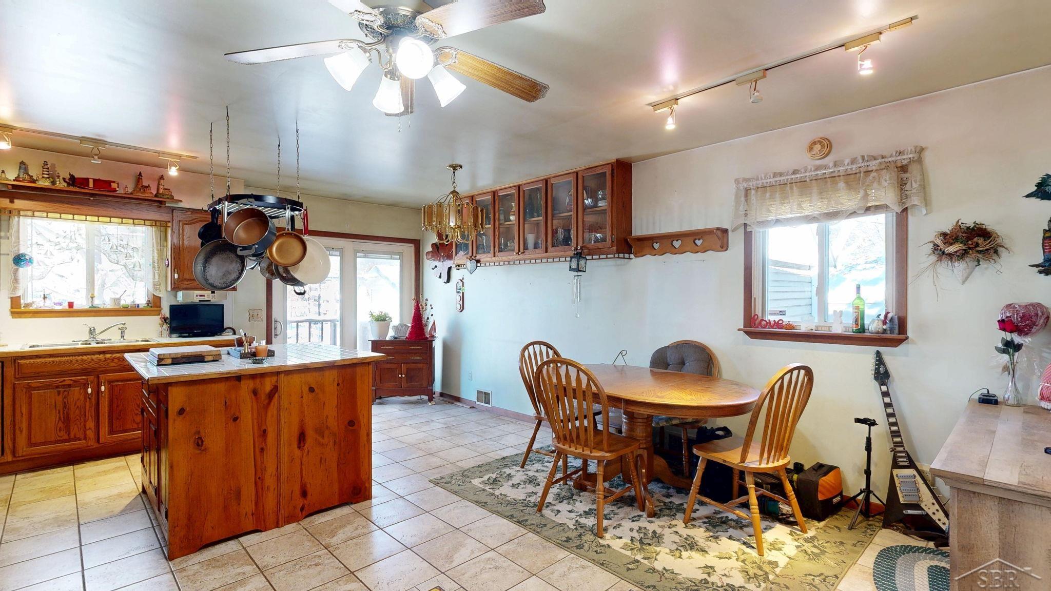 2427 Courtney Drive Property Photo 10
