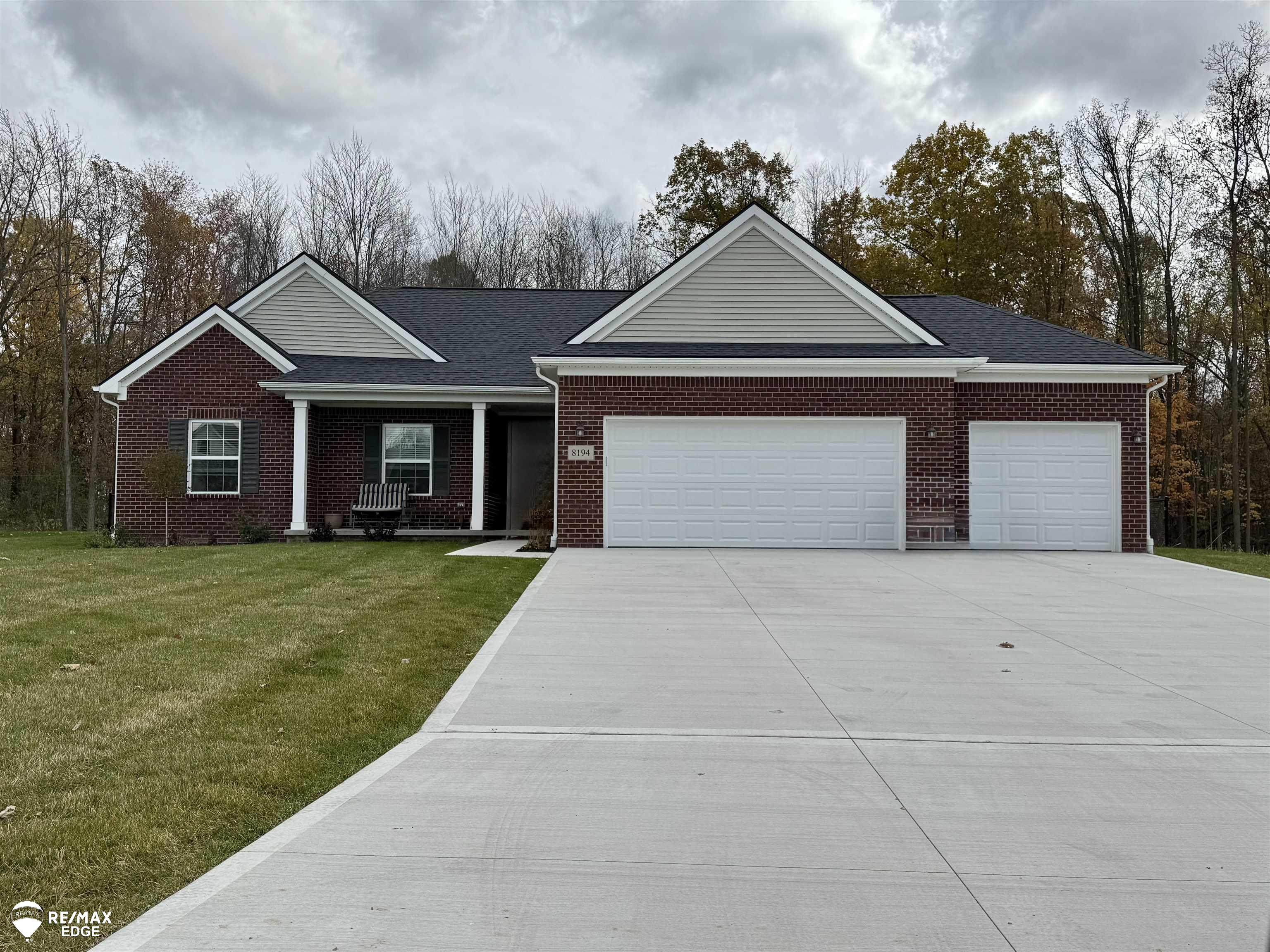 8182 Peninsula Circle Property Photo 1