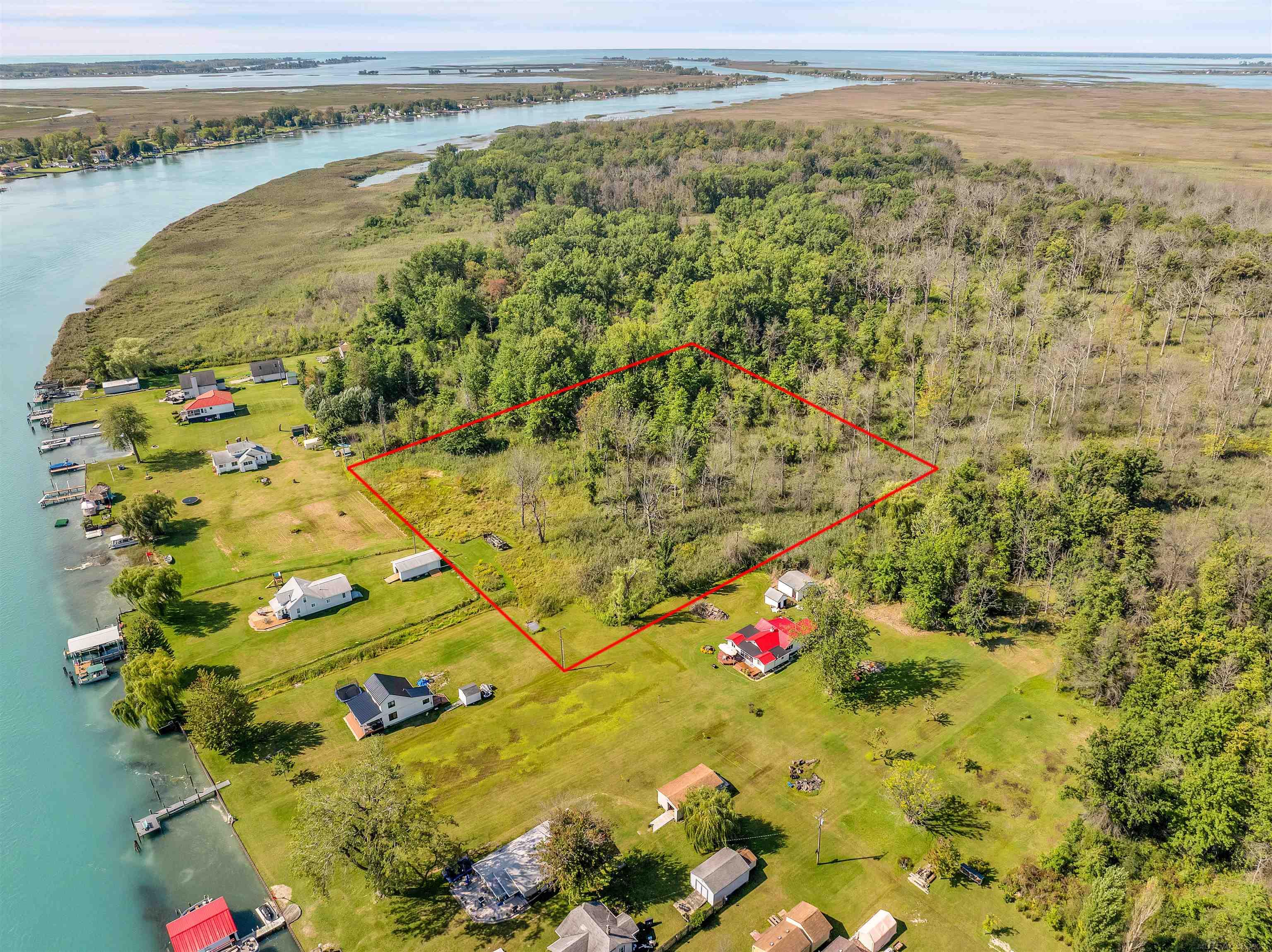 00 Dickinson Island Property Photo 1