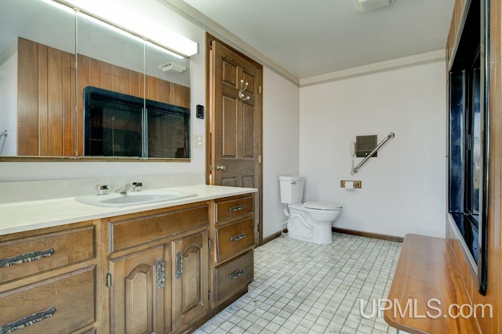 W6349 Greenwood Avenue Property Photo 40