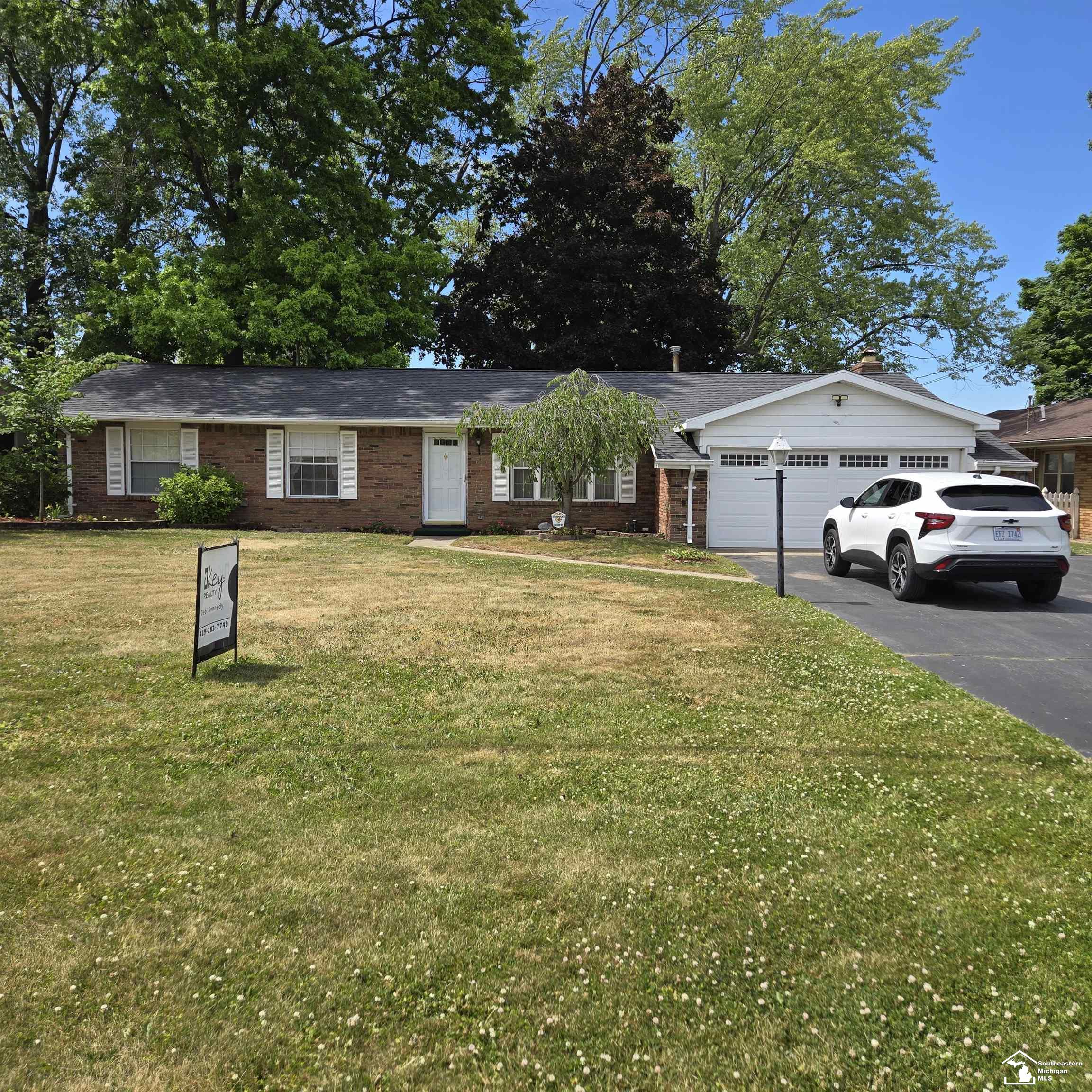 6337 Grandview Drive Property Photo 1