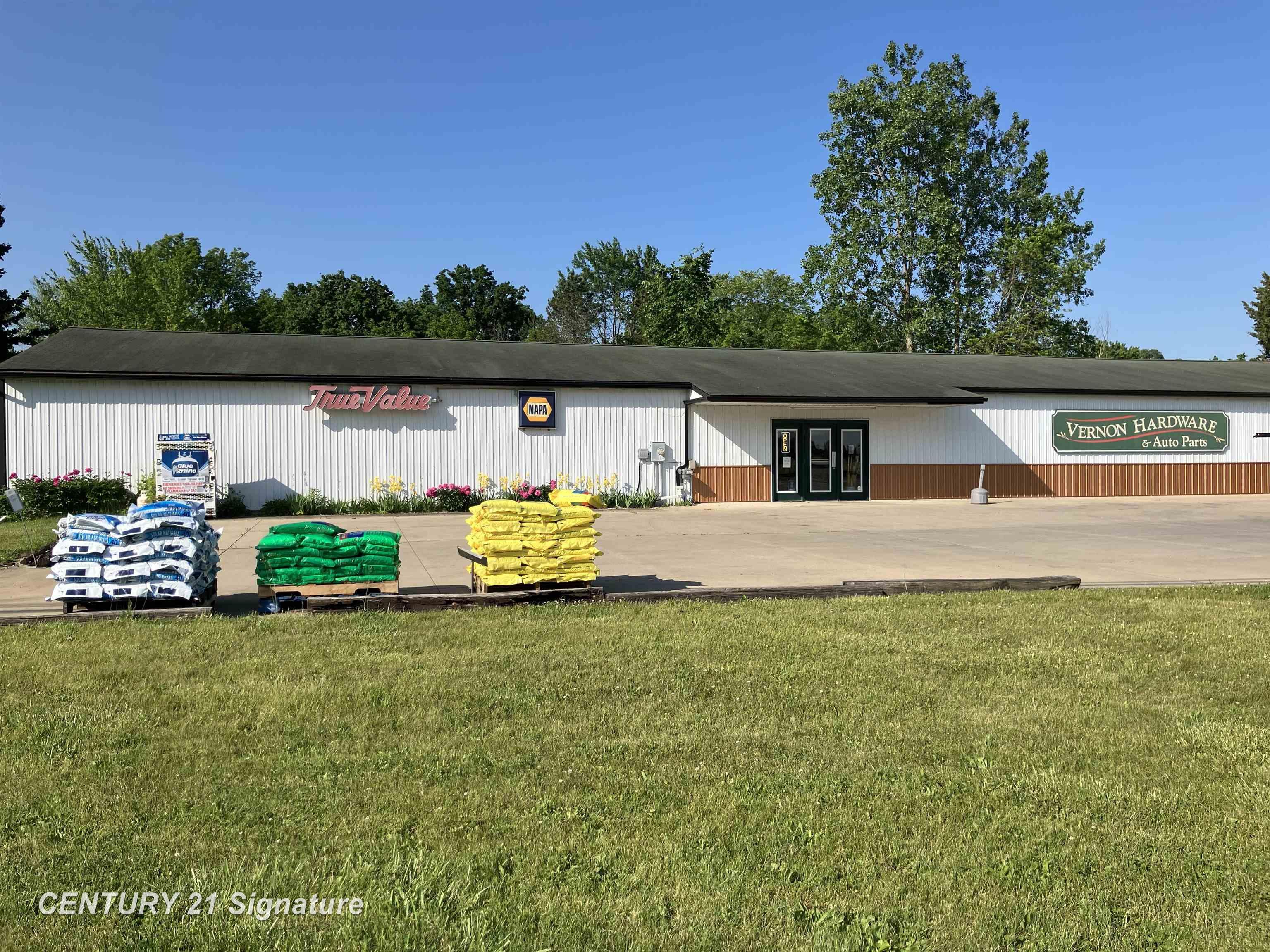 7200 E M-71 Highway Property Photo 1