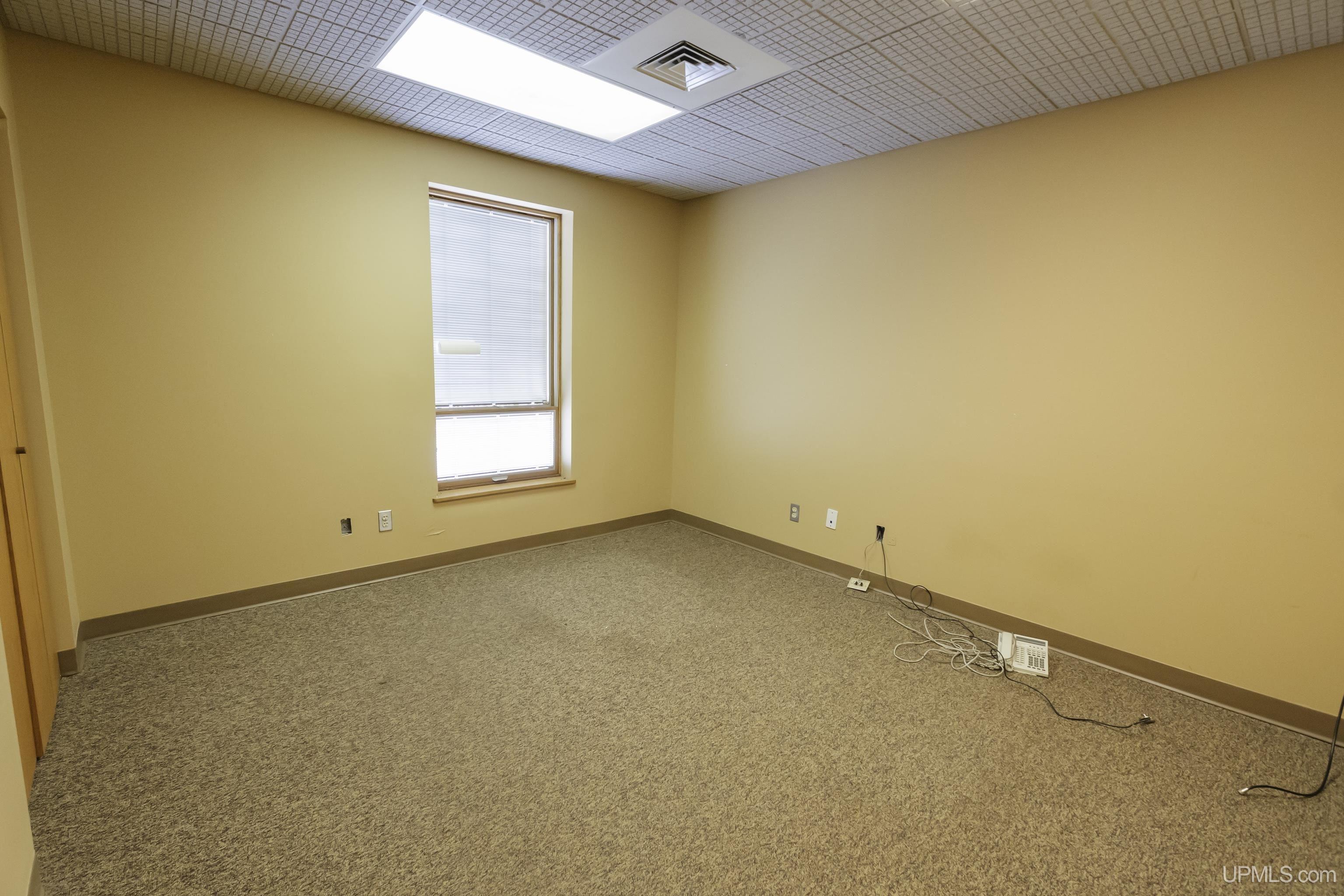 1366 Us41 Highway Property Photo 8