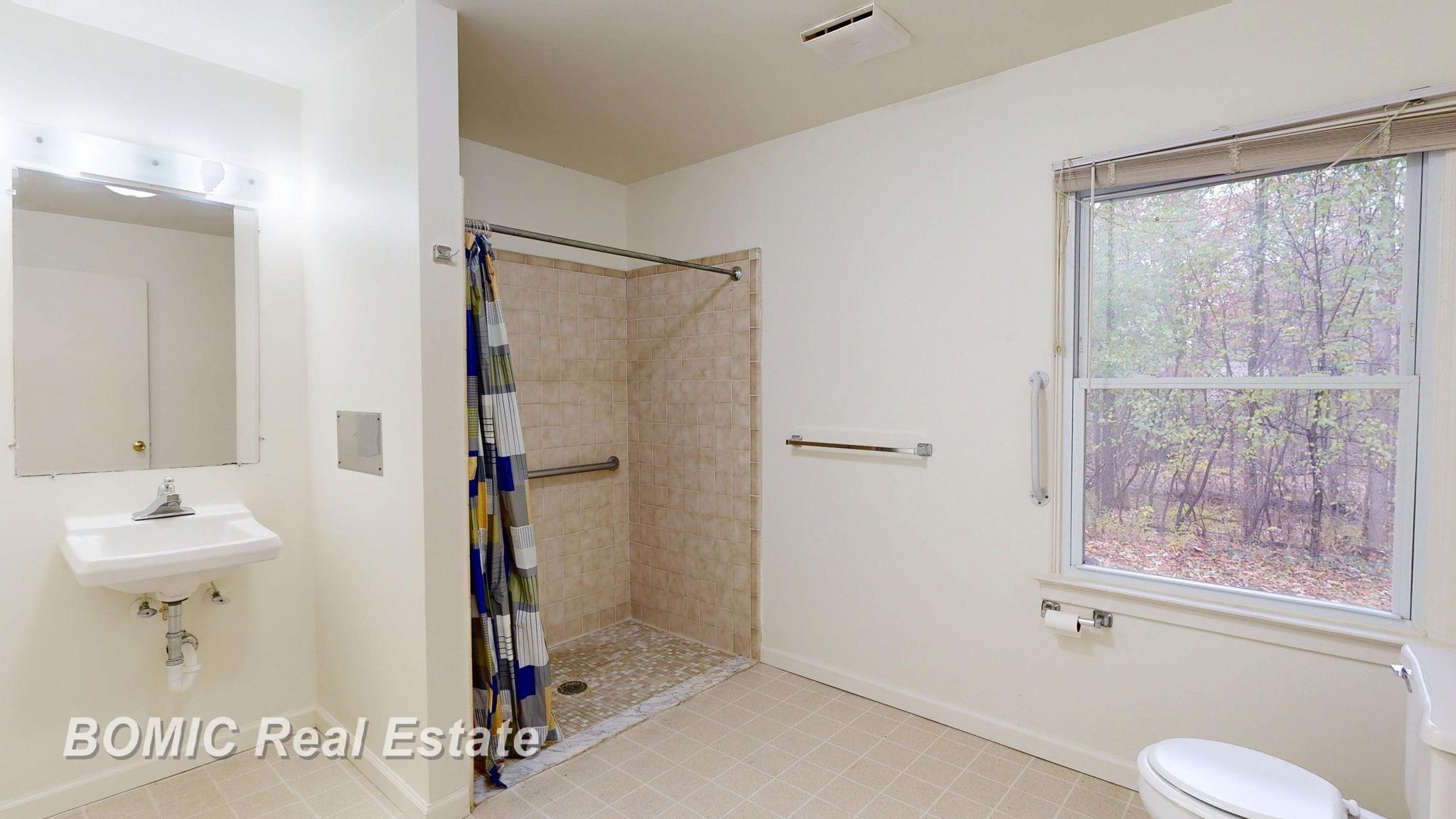 3700 N Saginaw Road Property Photo 6