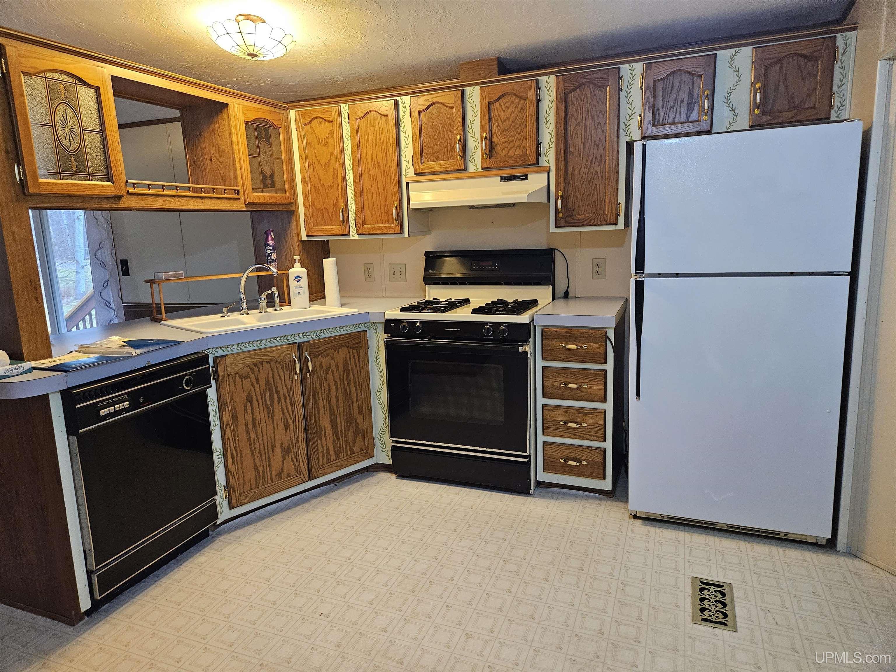 270 Sheridan Avenue Property Photo 13