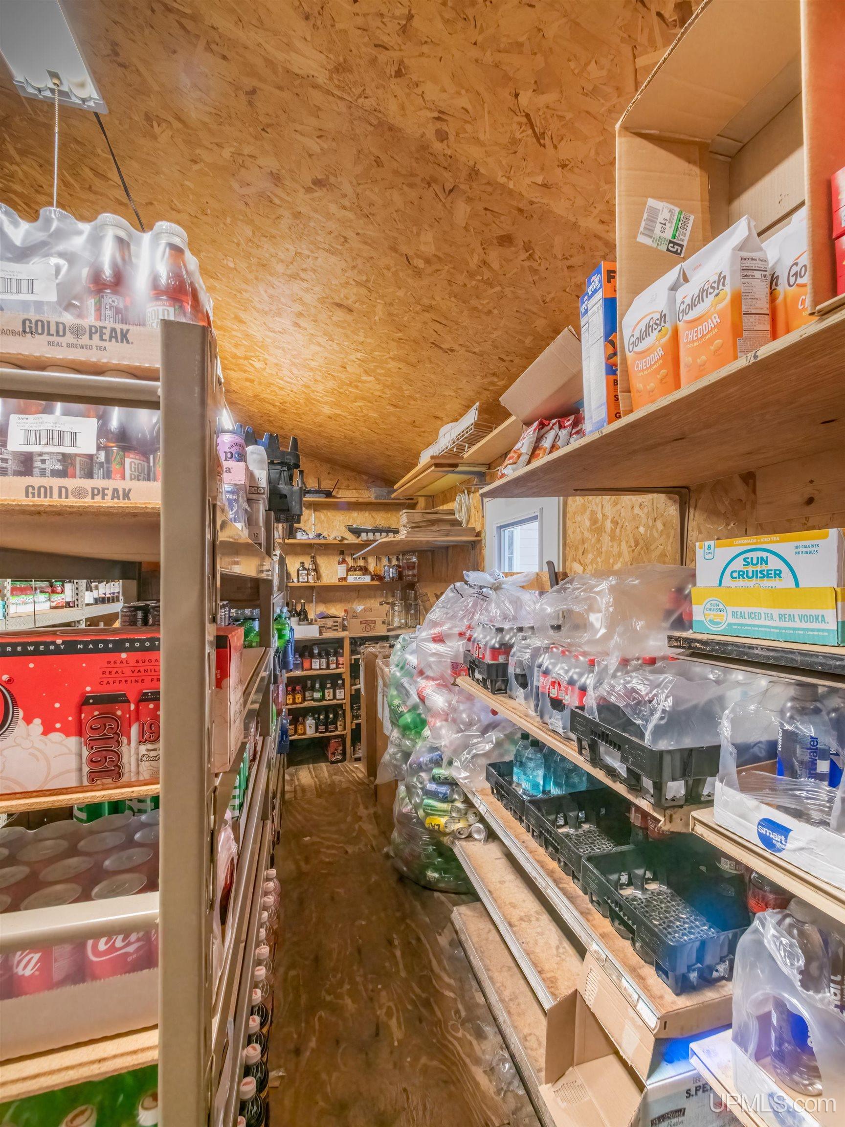 127 E Hewitt Avenue Property Photo 18
