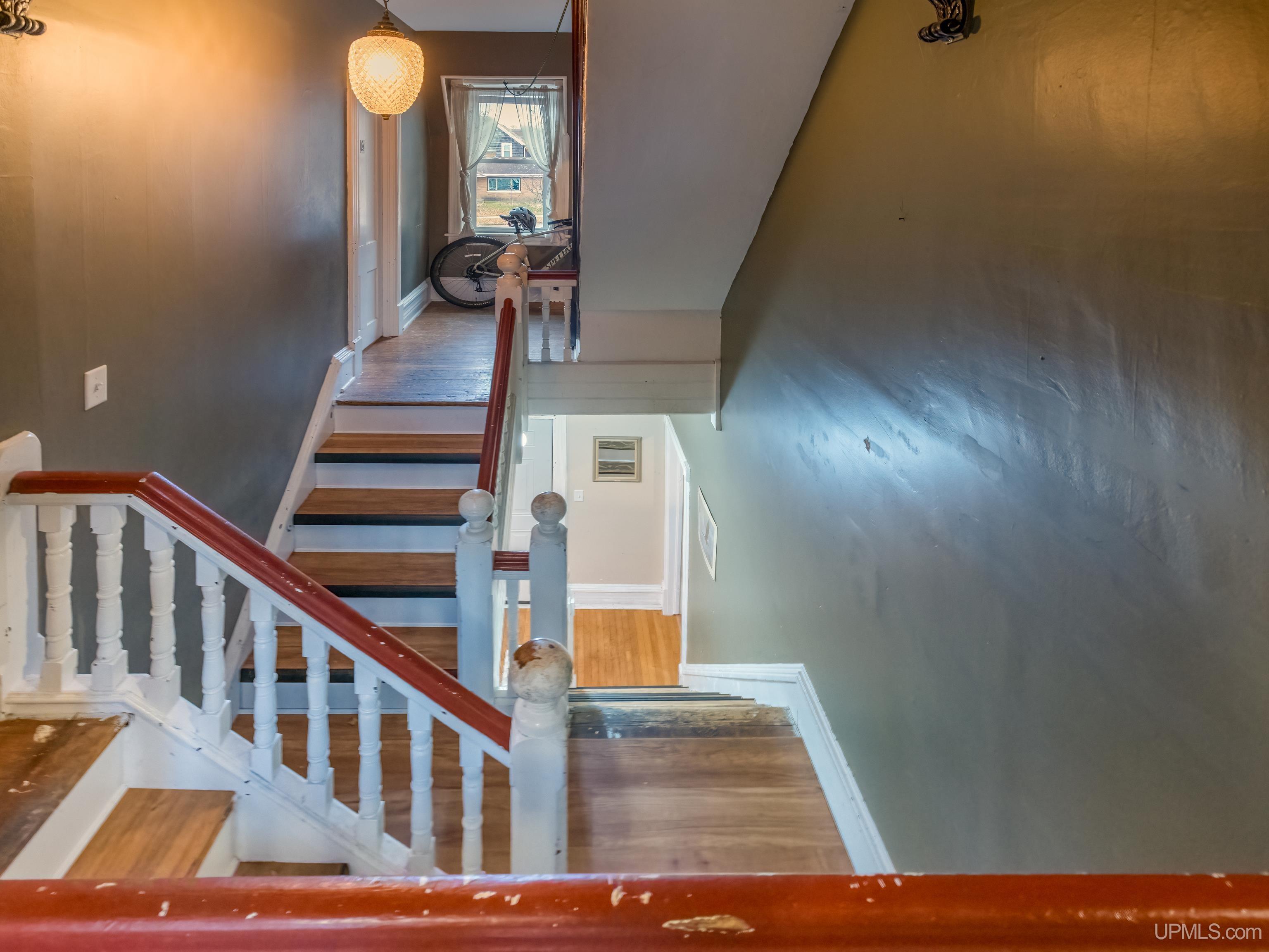 127 E Hewitt Avenue Property Photo 32