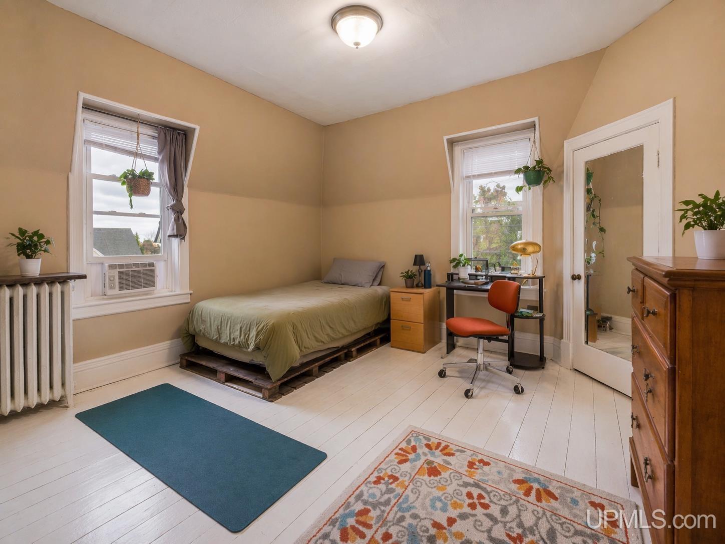 127 E Hewitt Avenue Property Photo 33