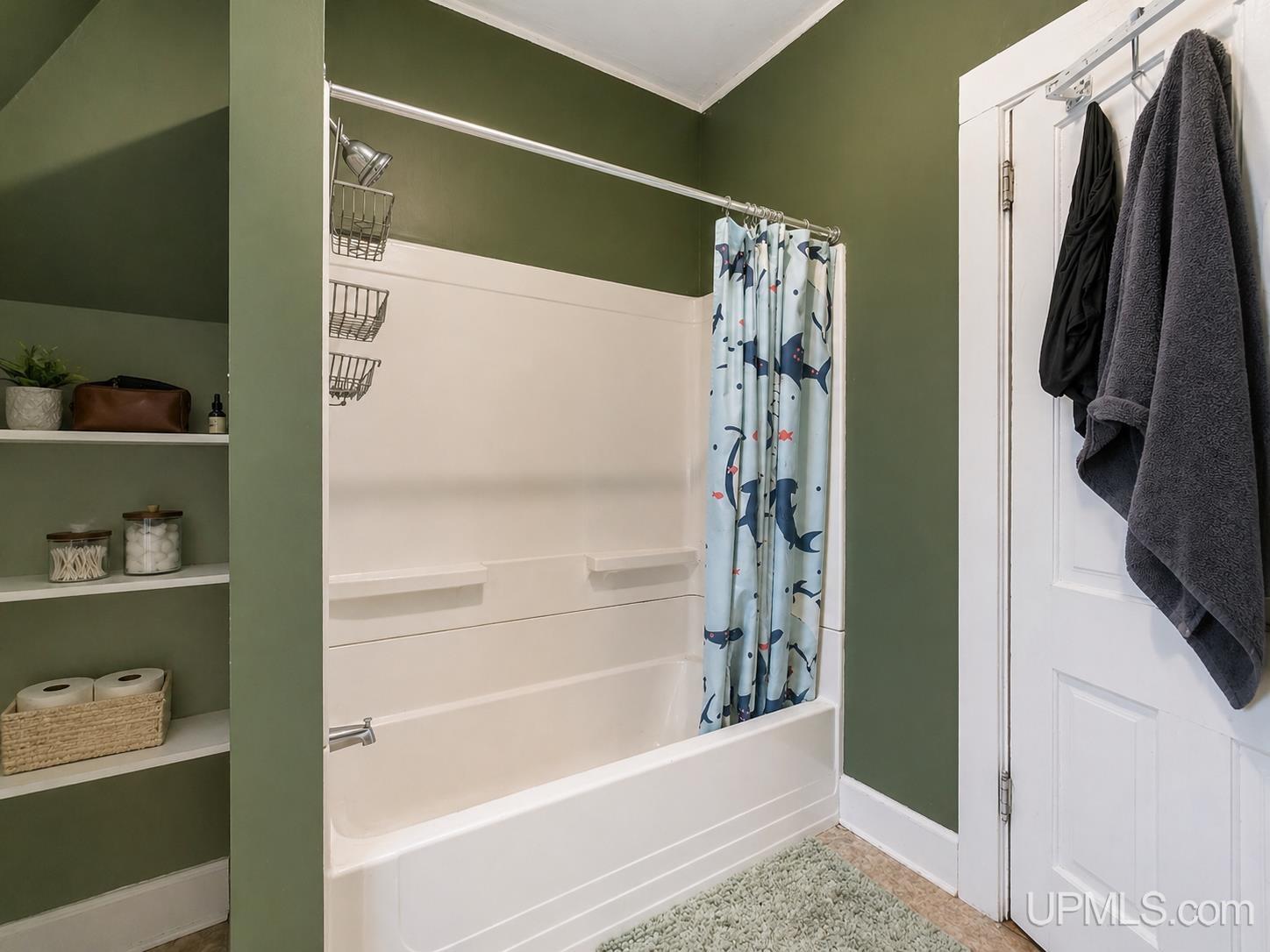 127 E Hewitt Avenue Property Photo 38