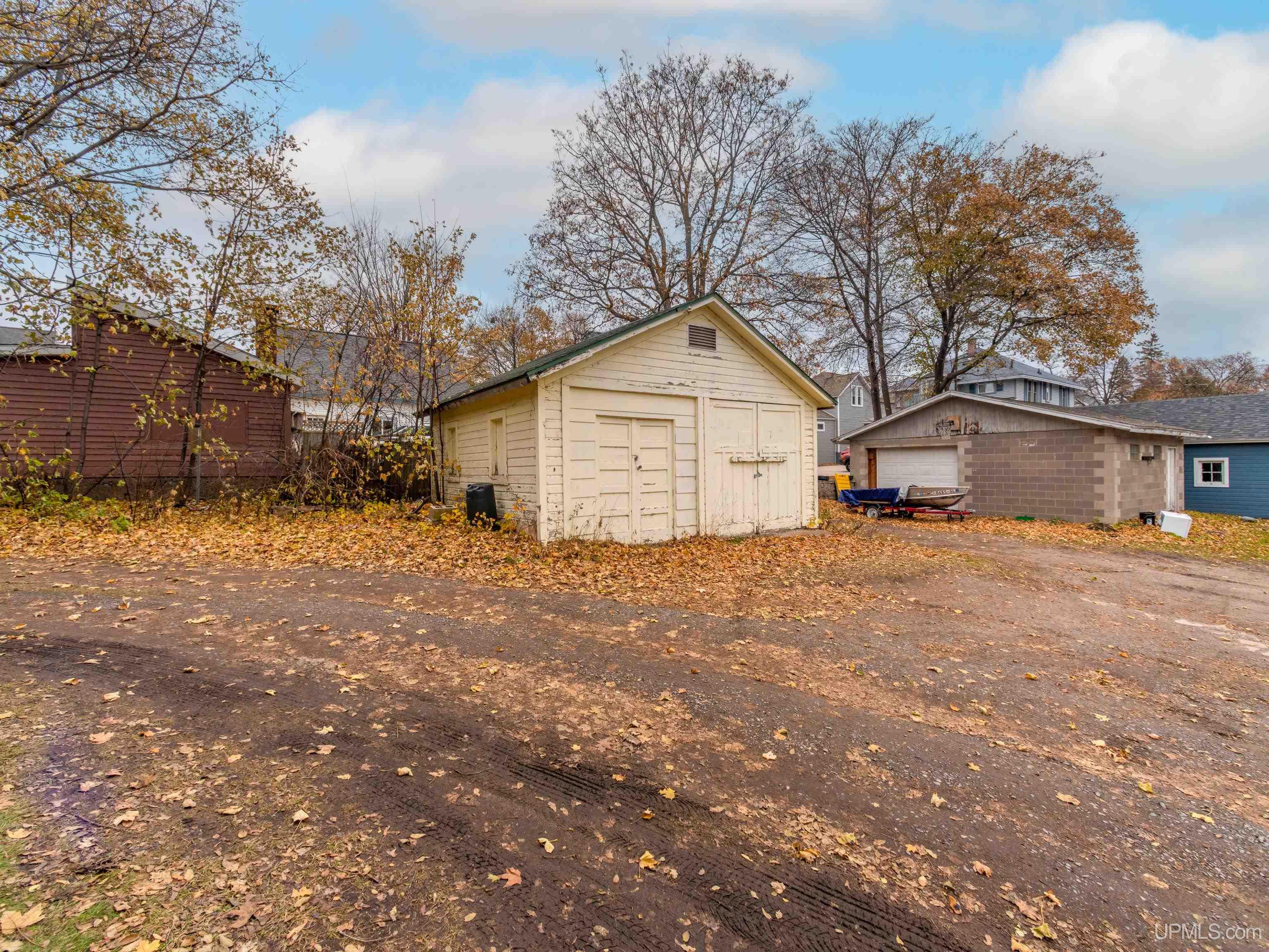 127 E Hewitt Avenue Property Photo 43