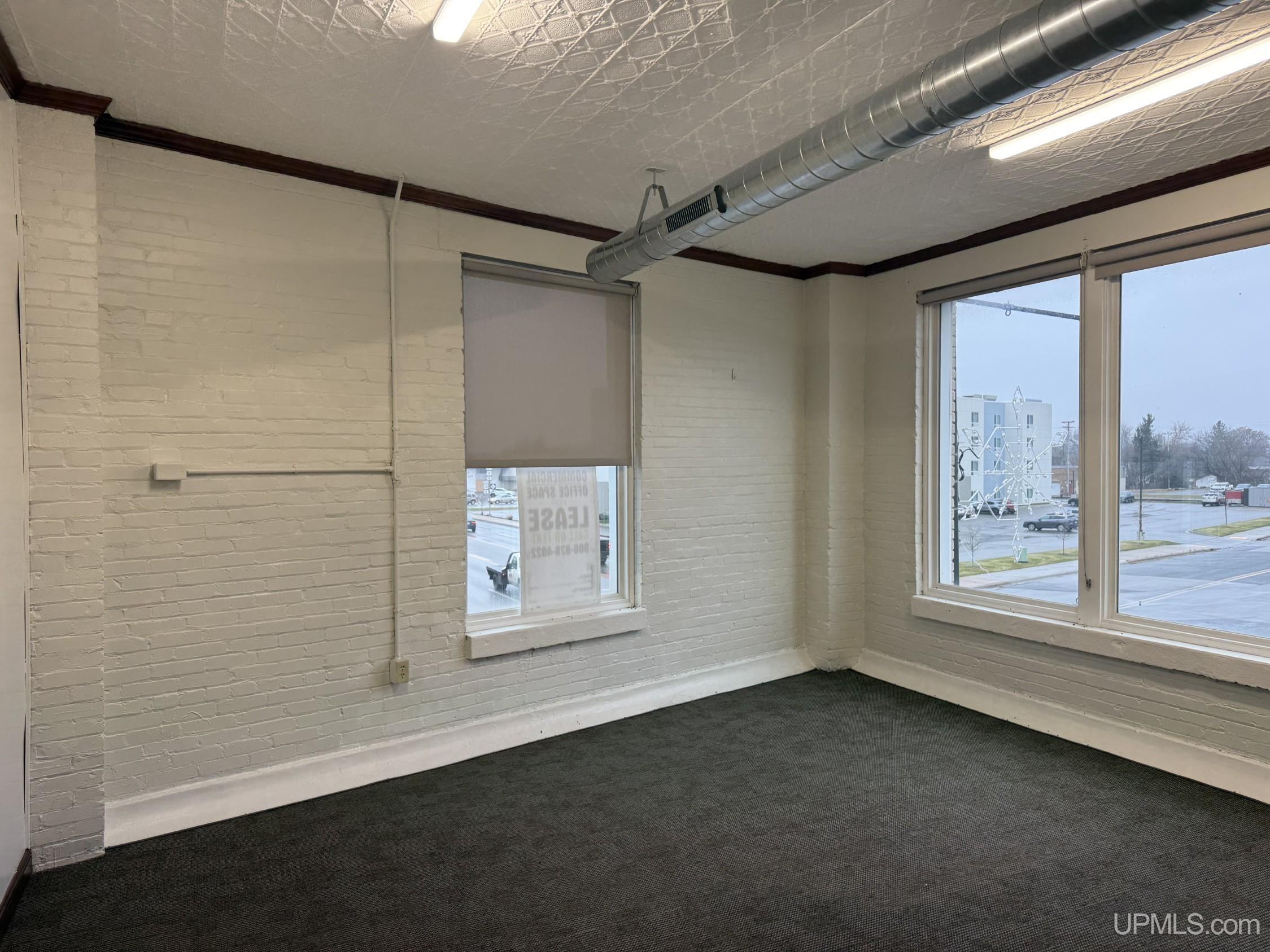 127 S Stephenson Avenue Property Photo 6