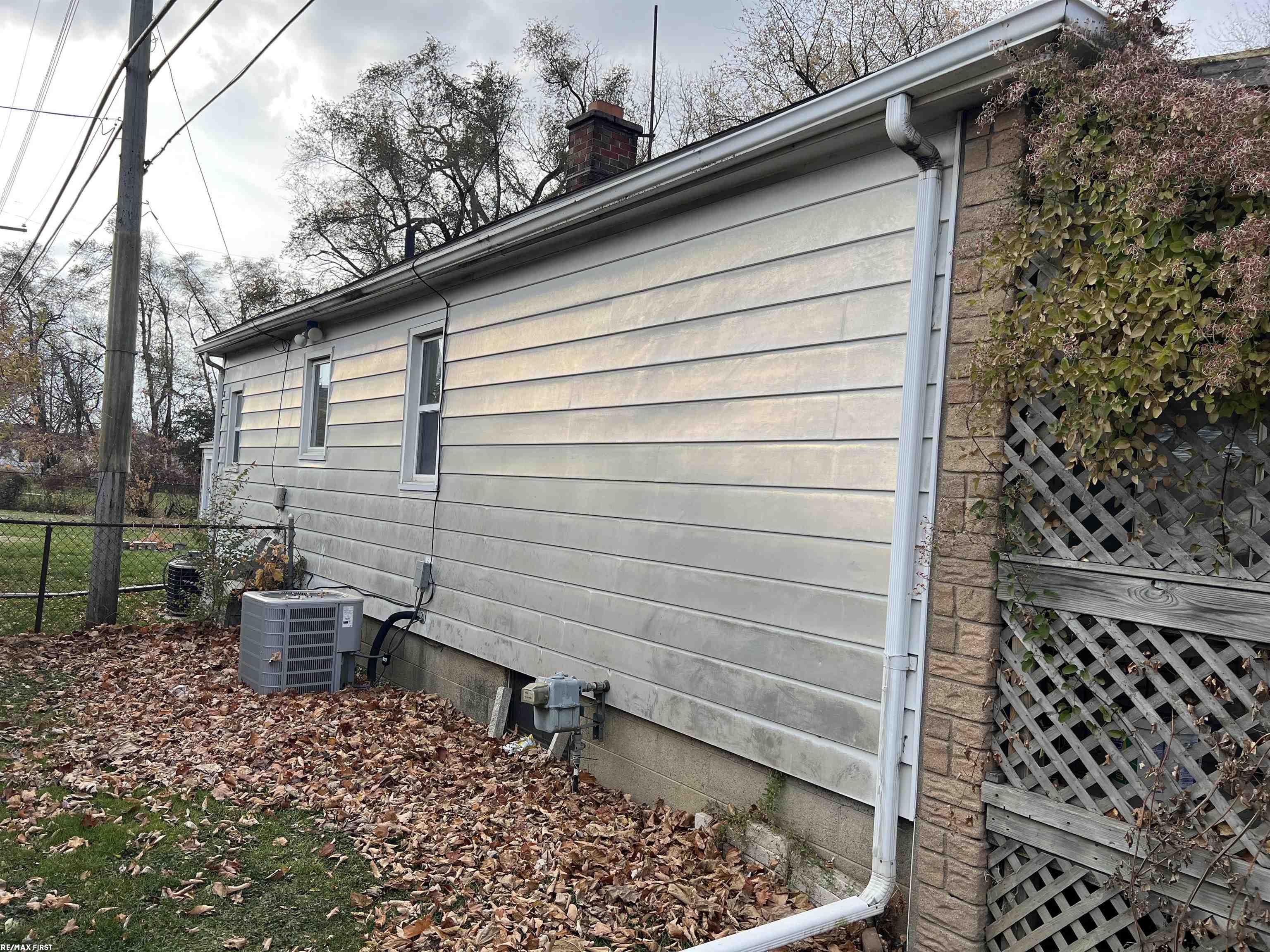 11568 Maxwell Avenue Property Photo 2