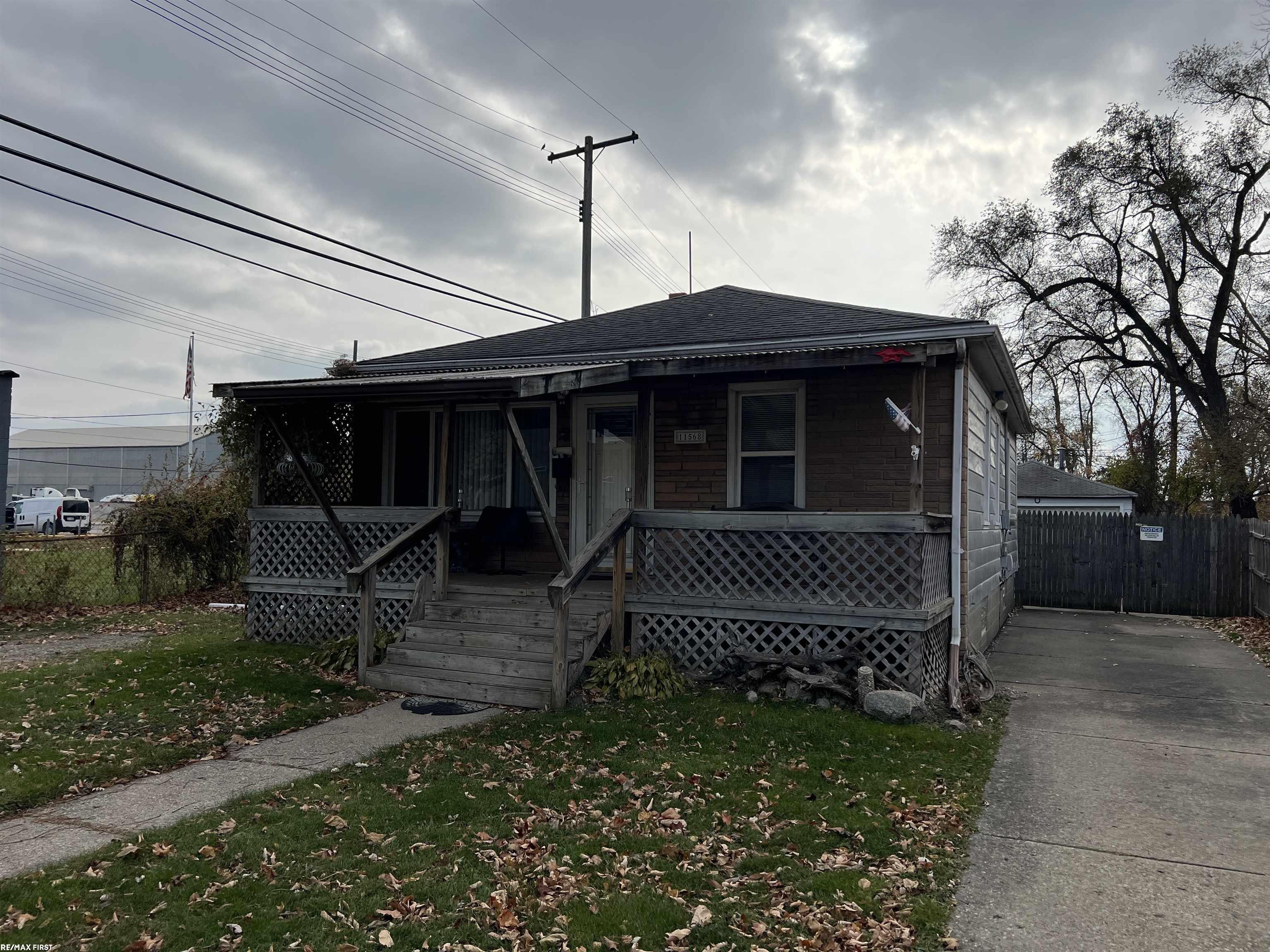 11568 Maxwell Avenue Property Photo 4