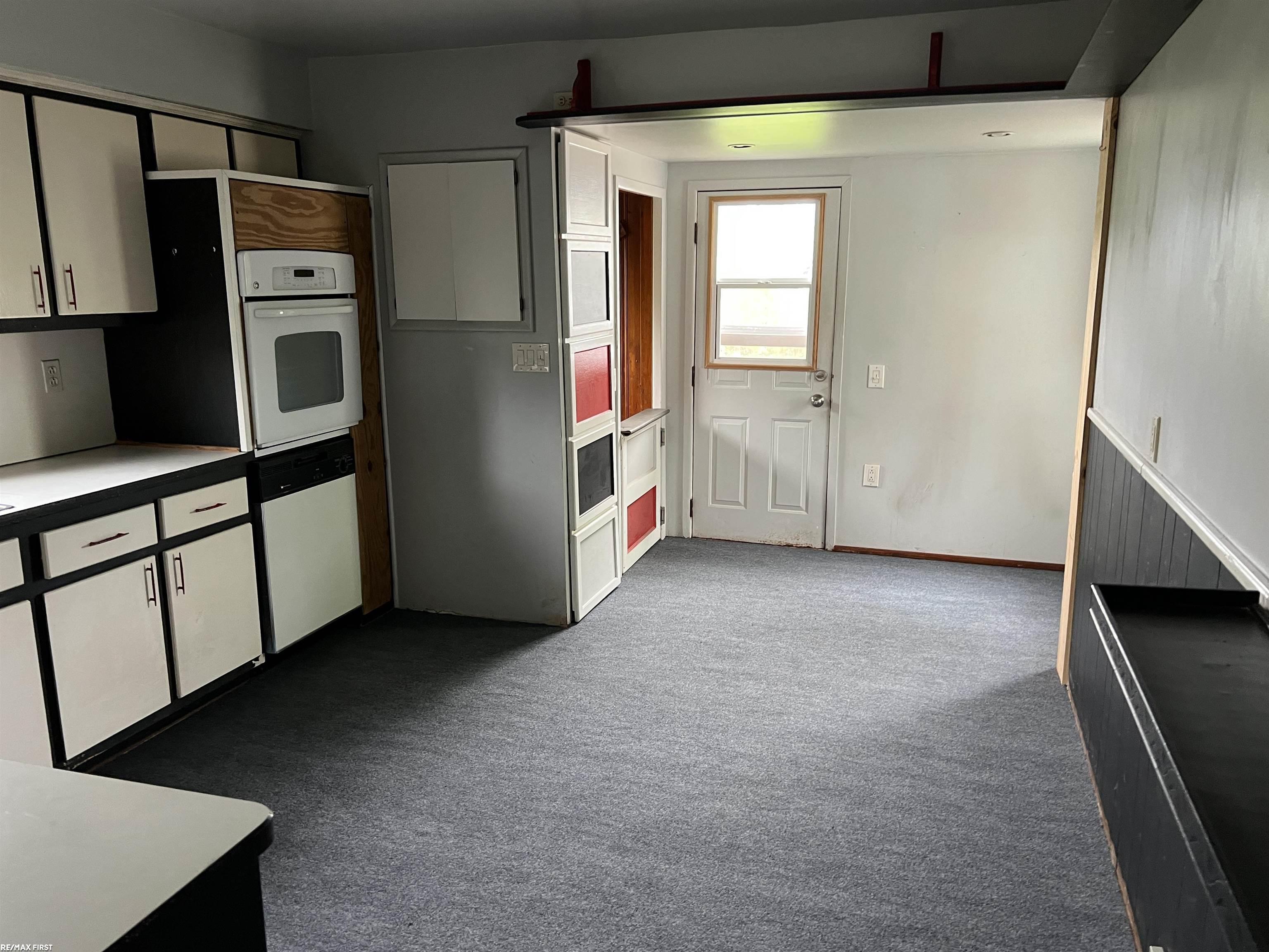 11568 Maxwell Avenue Property Photo 10